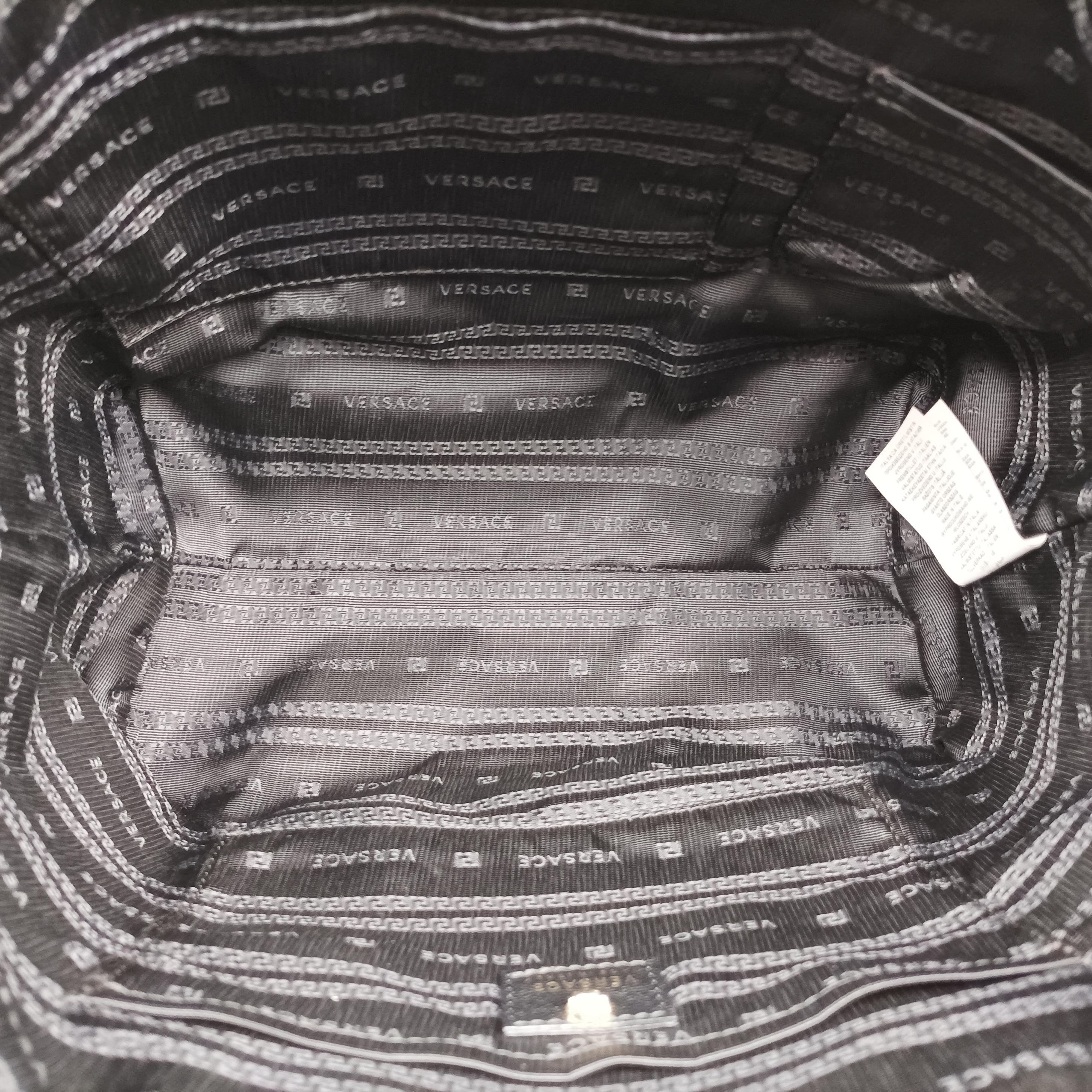 Medusa Black Leather CLG 993 820 848 407メデューサ ブラック レザー CLG 993 820 848 407