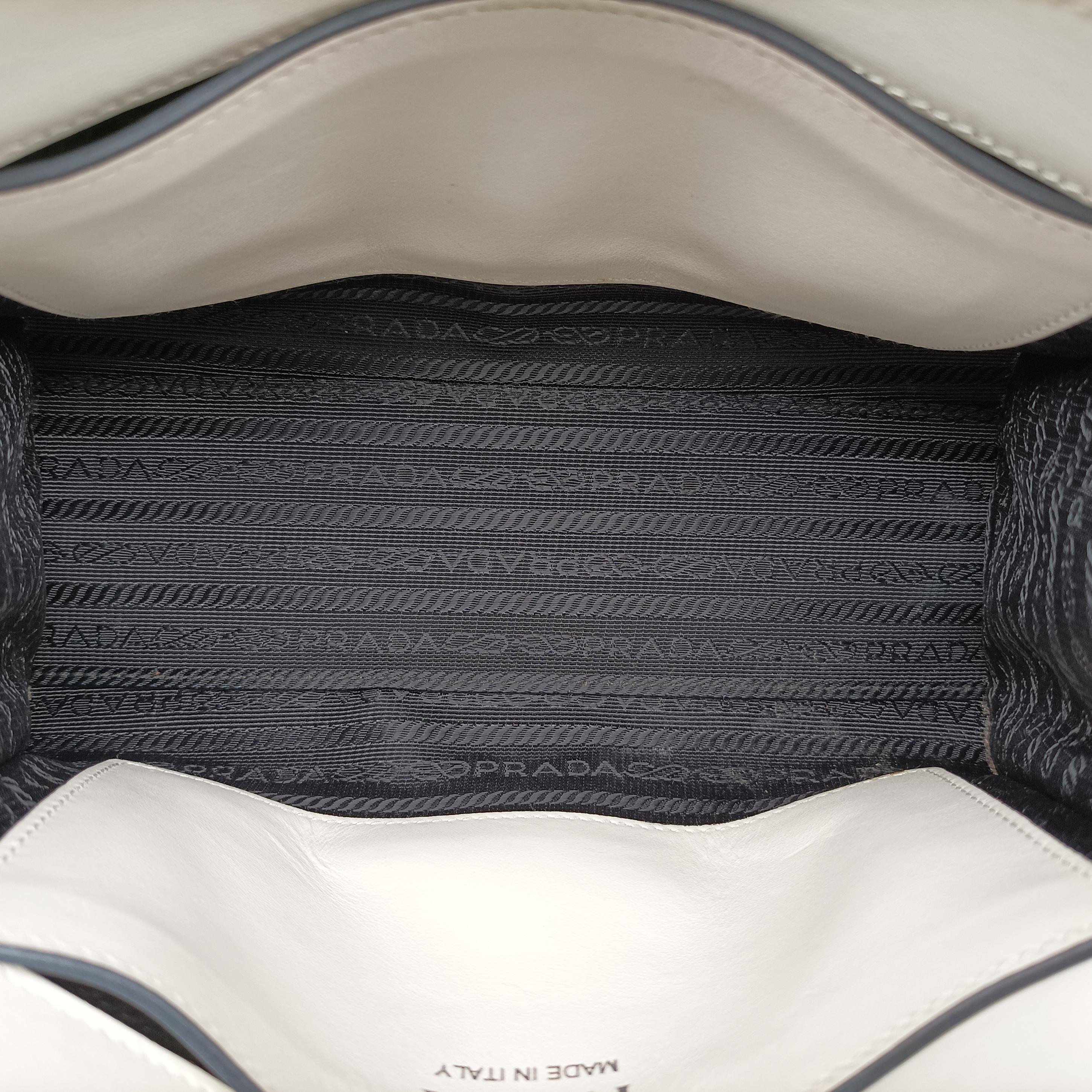 Monochrome Robot White SAFFIANO Leather 1BD127 7/Dモノクローム ロボット ホワイト サフィアーノレザー 1BD127 7/D