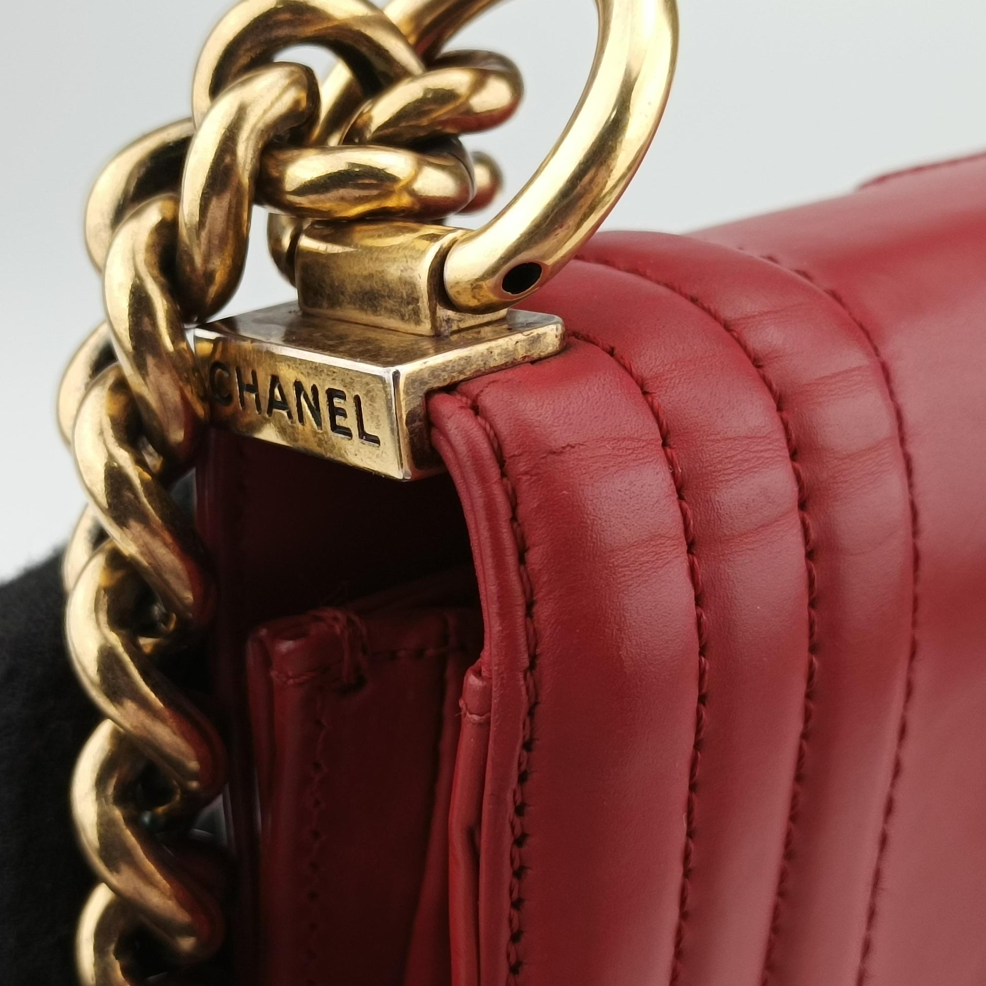 BOY CHANEL Red Leather A66711 15641994ボーイシャネル レッド レザー A66711 15641994