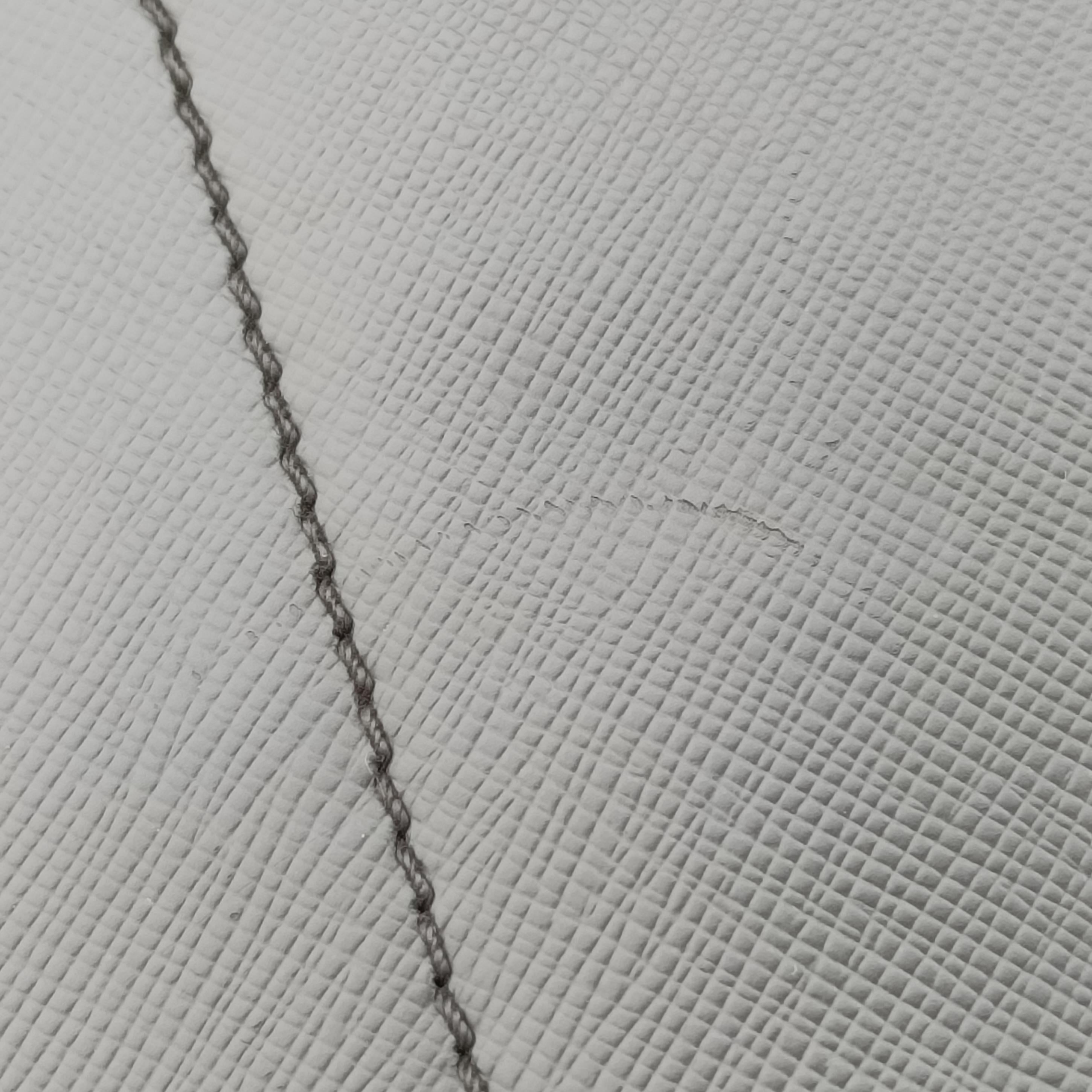 Business Briefcase Grey SAFFIANO Leather 2VE011 208ビジネス ブリーフケース グレー サフィアーノレザー 2VE011 208