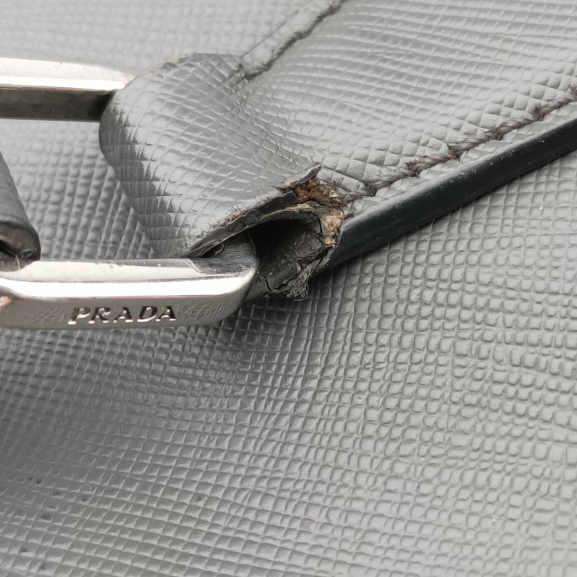 Business Briefcase Grey SAFFIANO Leather 2VE011 208ビジネス ブリーフケース グレー サフィアーノレザー 2VE011 208