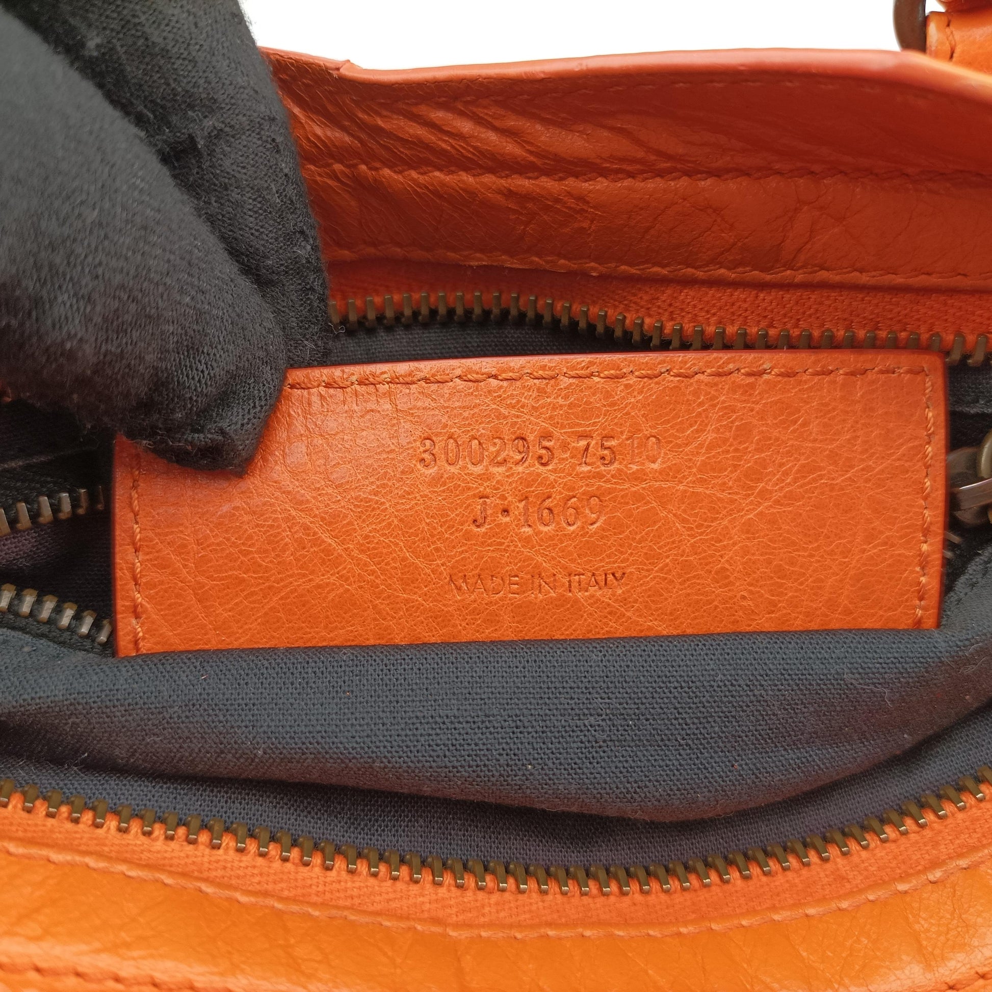 Giant City Orange lambskin 300295 7510 J.1669ジャイアントシティ オレンジ ラムスキン 300295 7510 J.1669