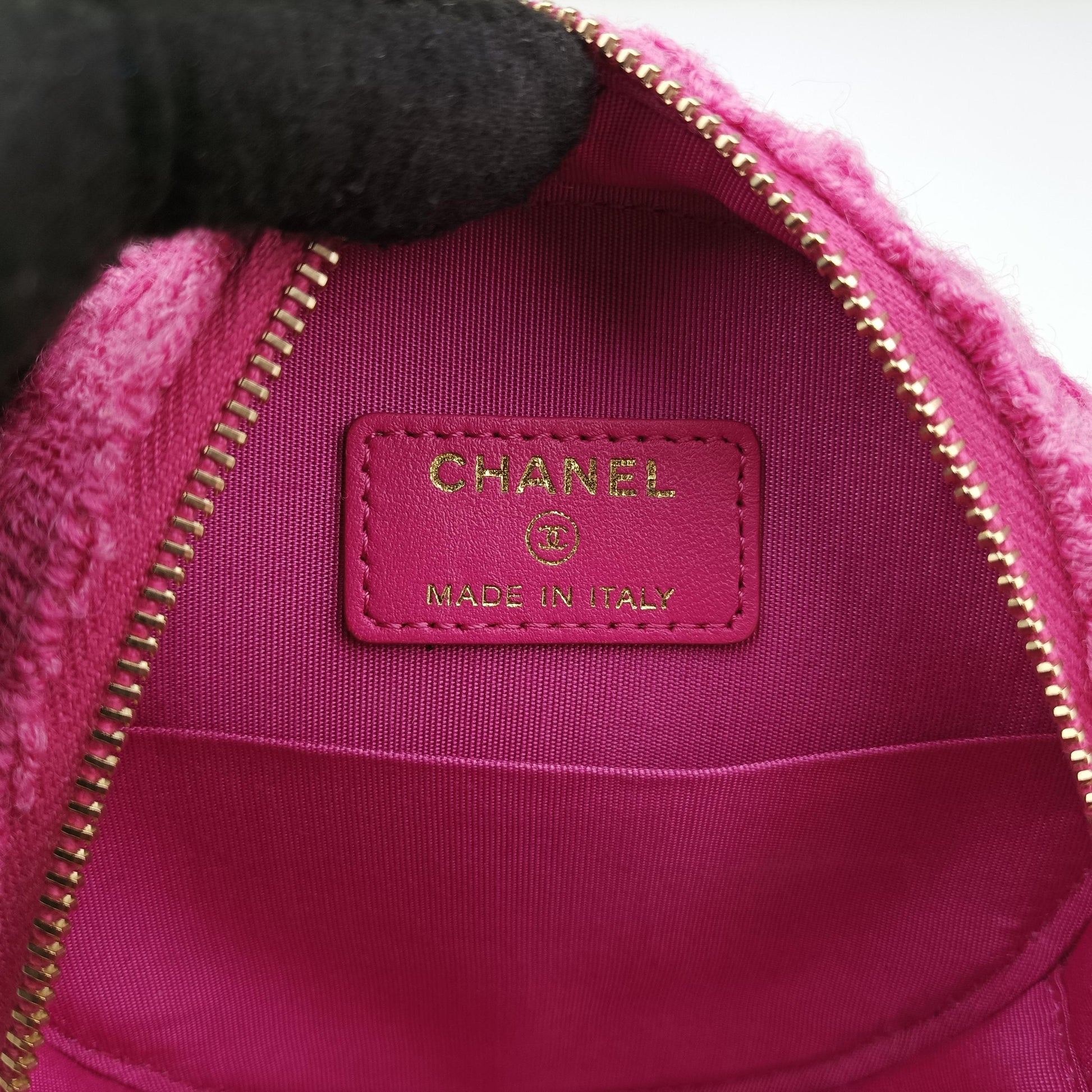 CHANEL 19 Tweed Round Coin Knit Rose Woolen AP0986 29079600シャネル 19 ツイード ラウンド コイン ニット ローズ レッド ウール AP0986 29079600