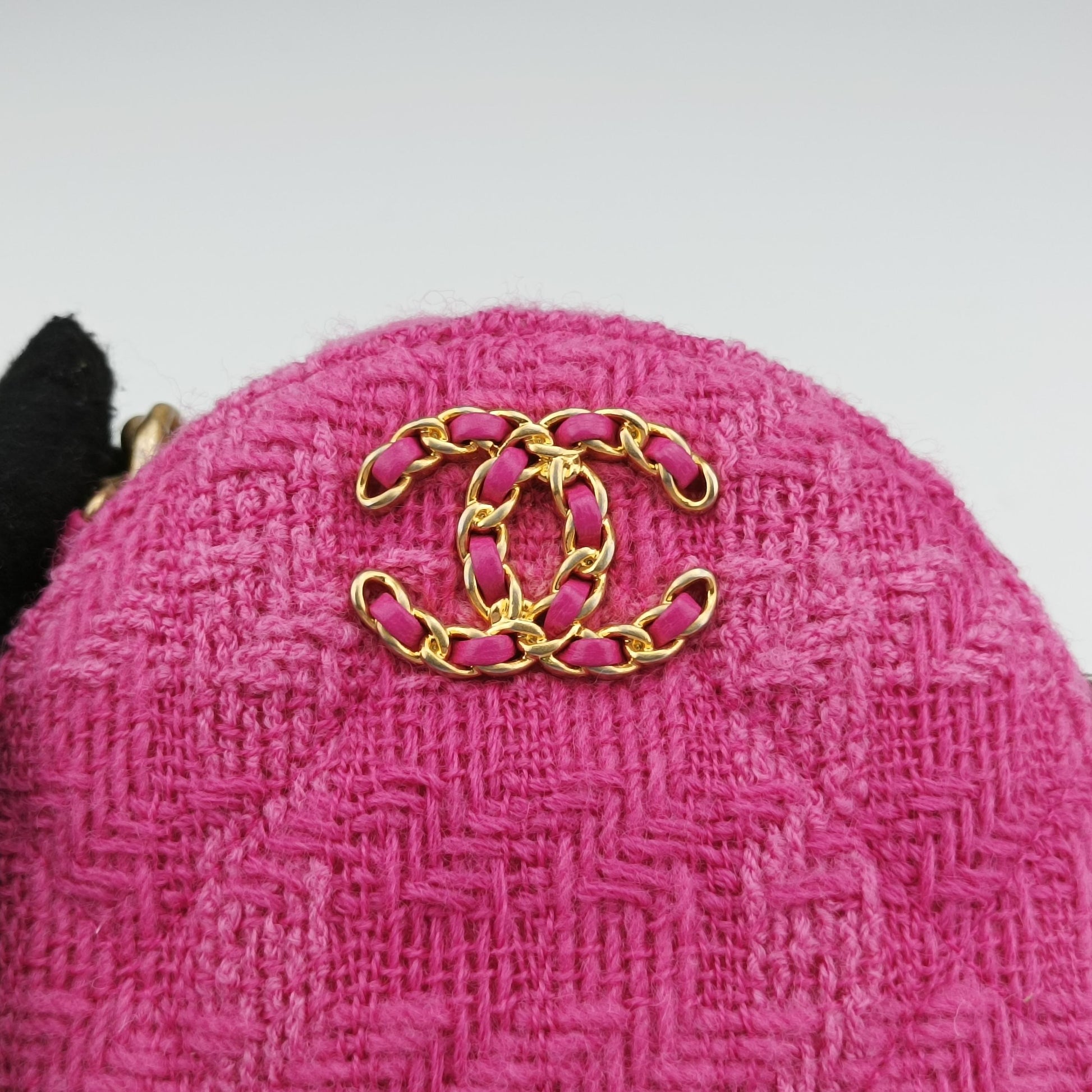 CHANEL 19 Tweed Round Coin Knit Rose Woolen AP0986 29079600シャネル 19 ツイード ラウンド コイン ニット ローズ レッド ウール AP0986 29079600