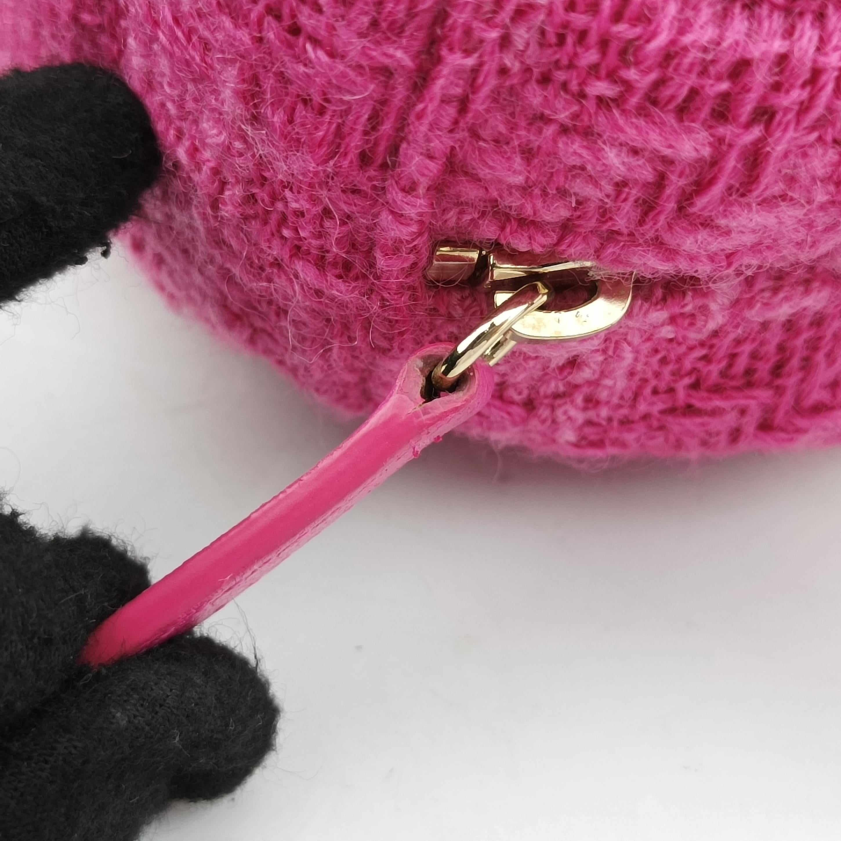 CHANEL 19 Tweed Round Coin Knit Rose Woolen AP0986 29079600シャネル 19 ツイード ラウンド コイン ニット ローズ レッド ウール AP0986 29079600