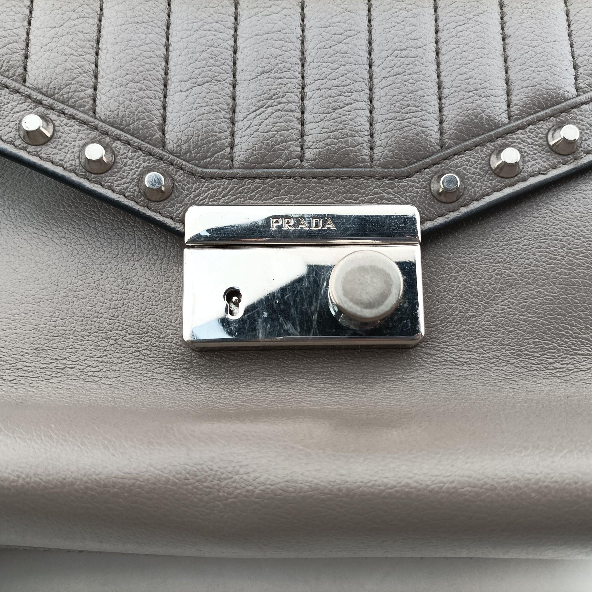 Argilla Glace Studded Top Handle Grey Leather 203アルジラグラッセカルフレザースタッドトップハンドル グレー レザー 203