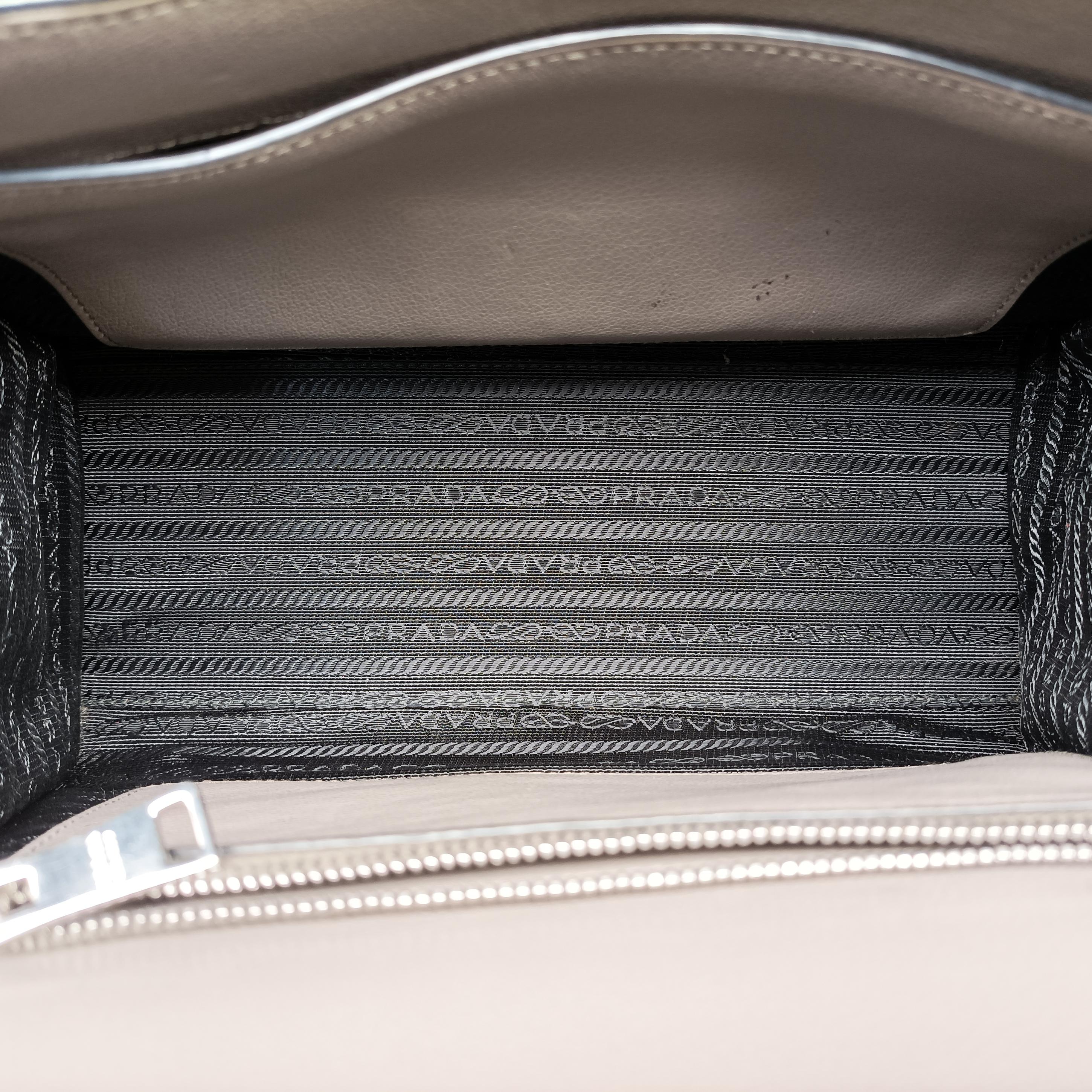 Argilla Glace Studded Top Handle Grey Leather 203アルジラグラッセカルフレザースタッドトップハンドル グレー レザー 203