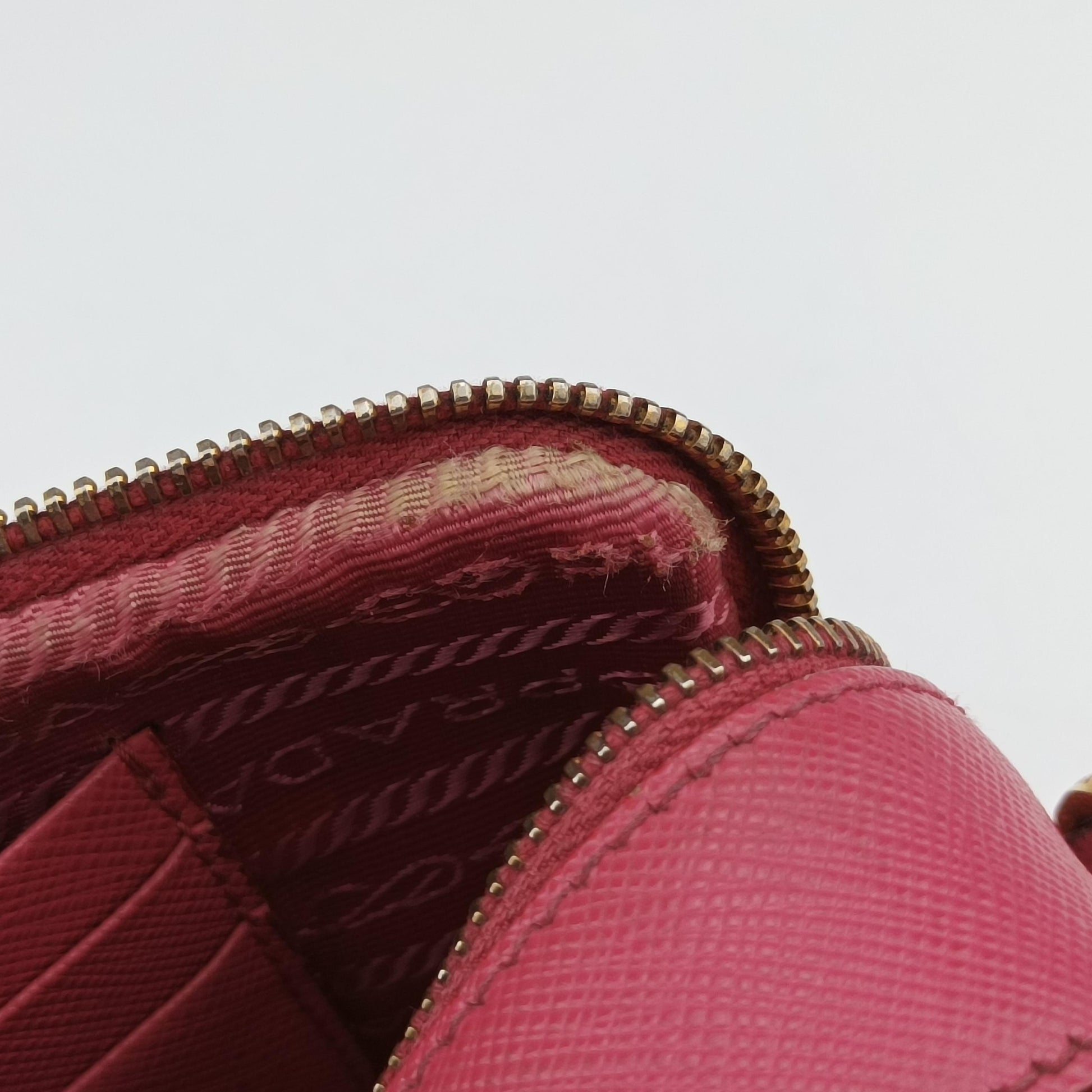 Double Zip pink SAFFIANO Leather 1NF002 7/Tダブルジップ ピンク サフィアーノレザー 1NF002 7/T