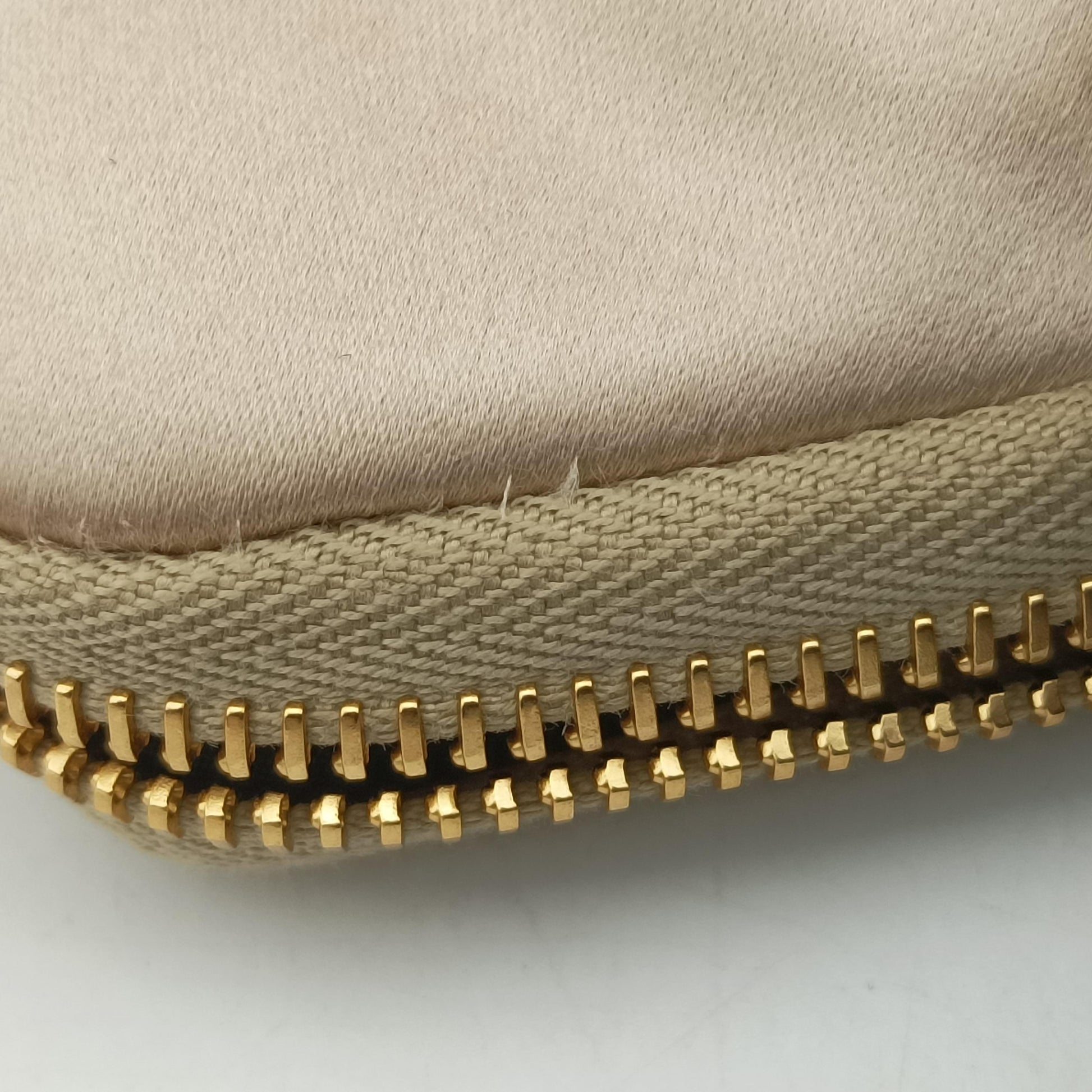 Triangle Crystal Golden Silk 1NR015 トライアングル ゴールド シルク 1NR015 