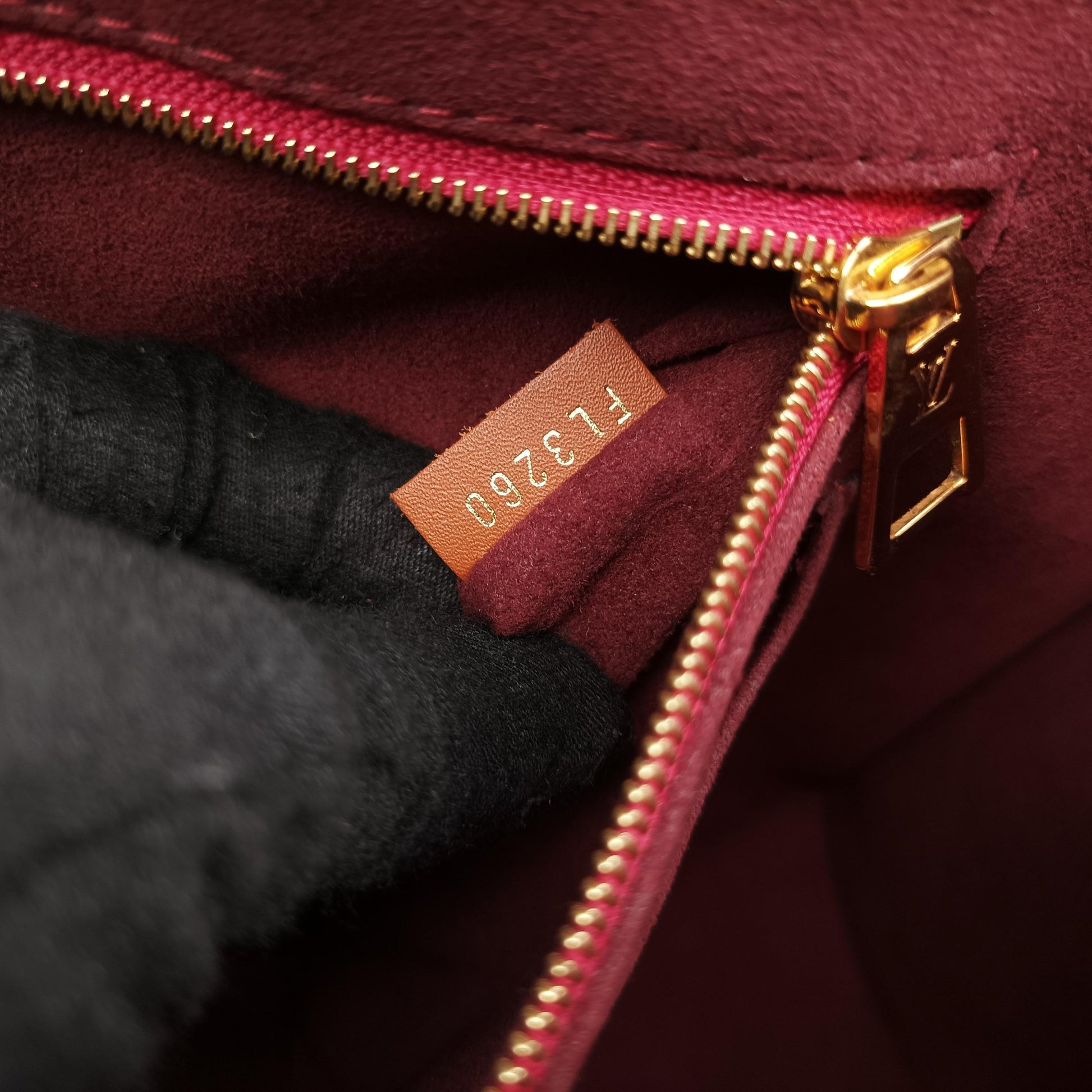 On the Go GM Bordeaux Textiles M57185 FL3260 IC Chipオンザゴー GM ボルドー テキスタイル M57185 FL3260 ICチップ