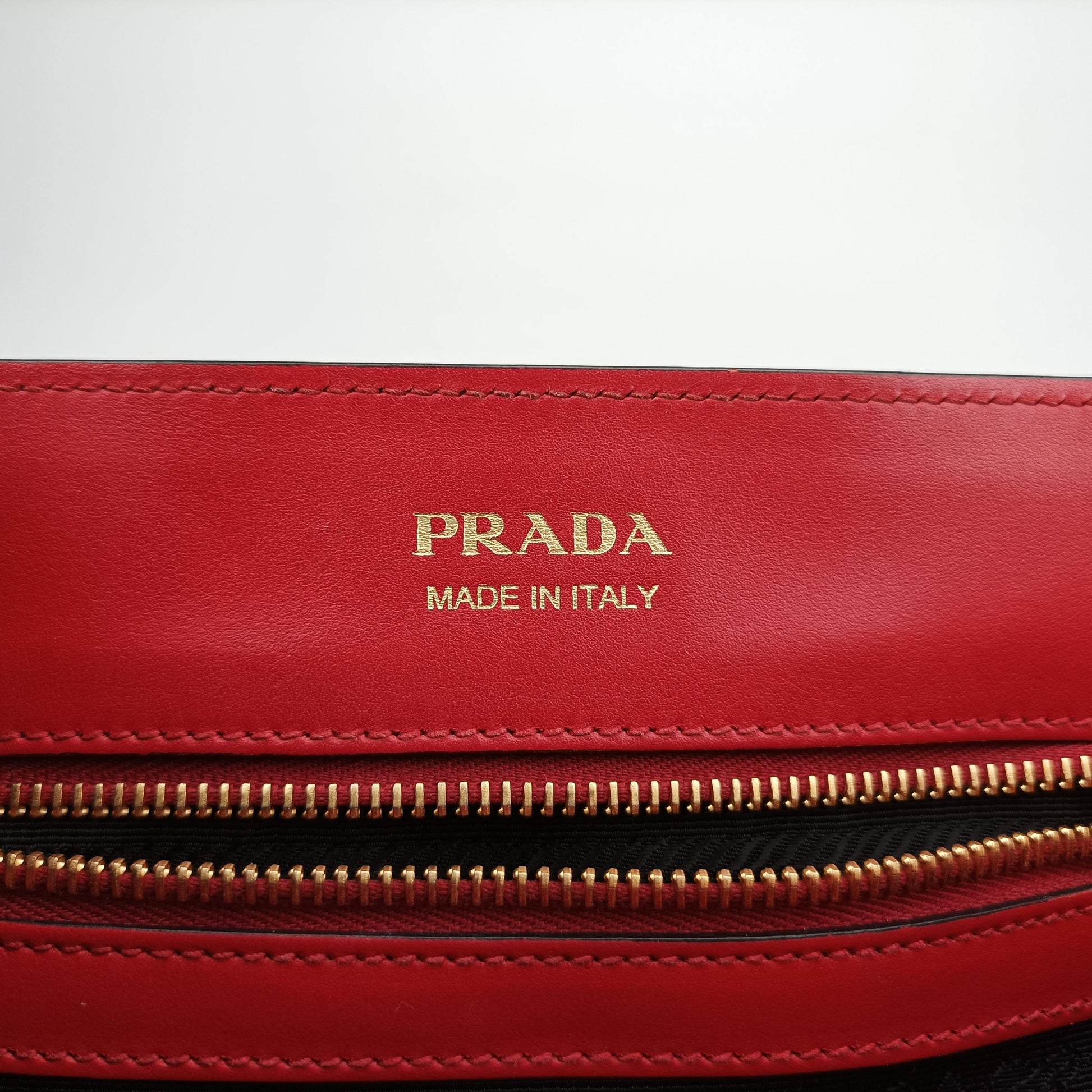 Cahier Red×Black Leather 1BA070 25カイエ レッド×ブラック レザー 1BA070 25