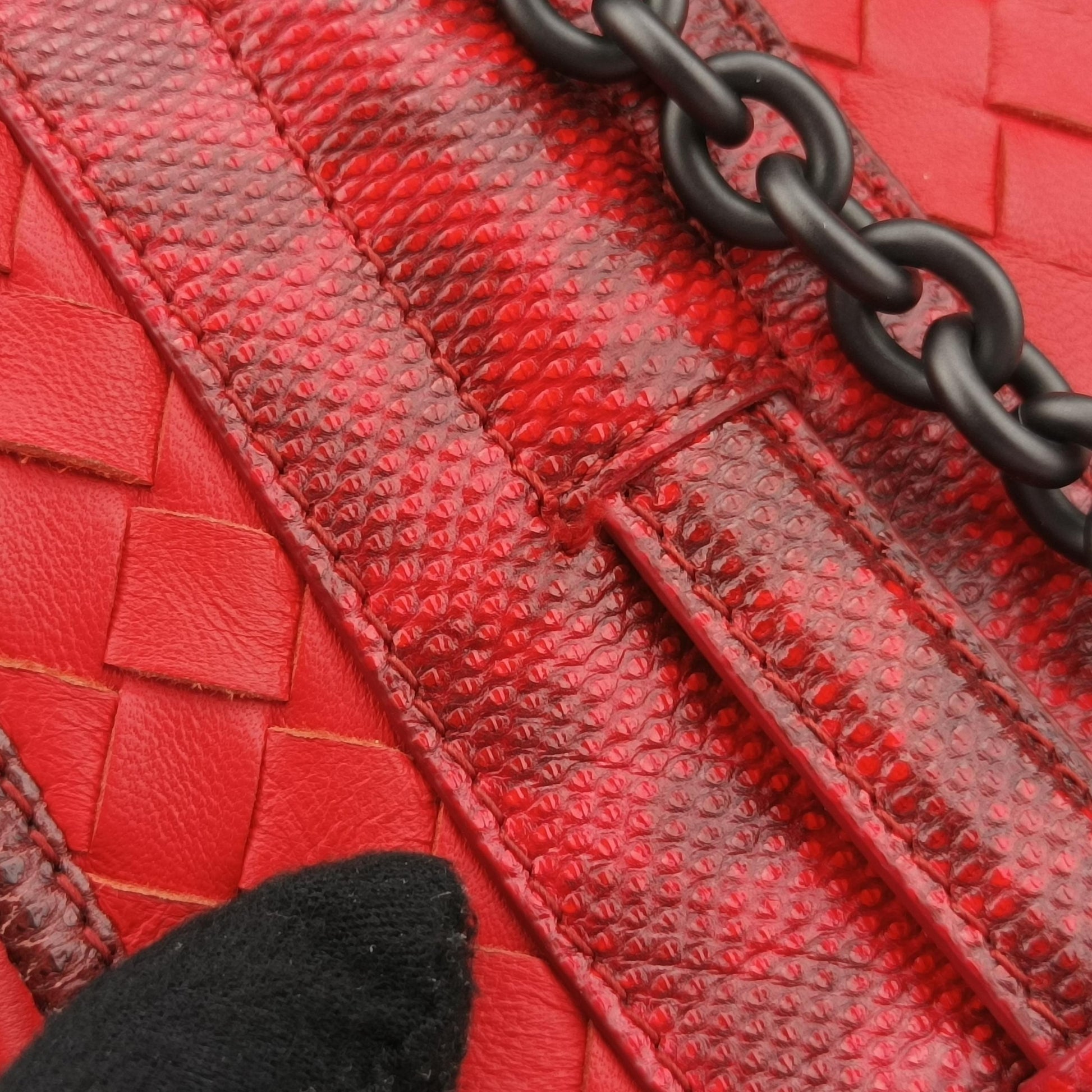 Intrecciato Red lambskin B05326392Wイントレチャート レッド ラムスキン B05326392W