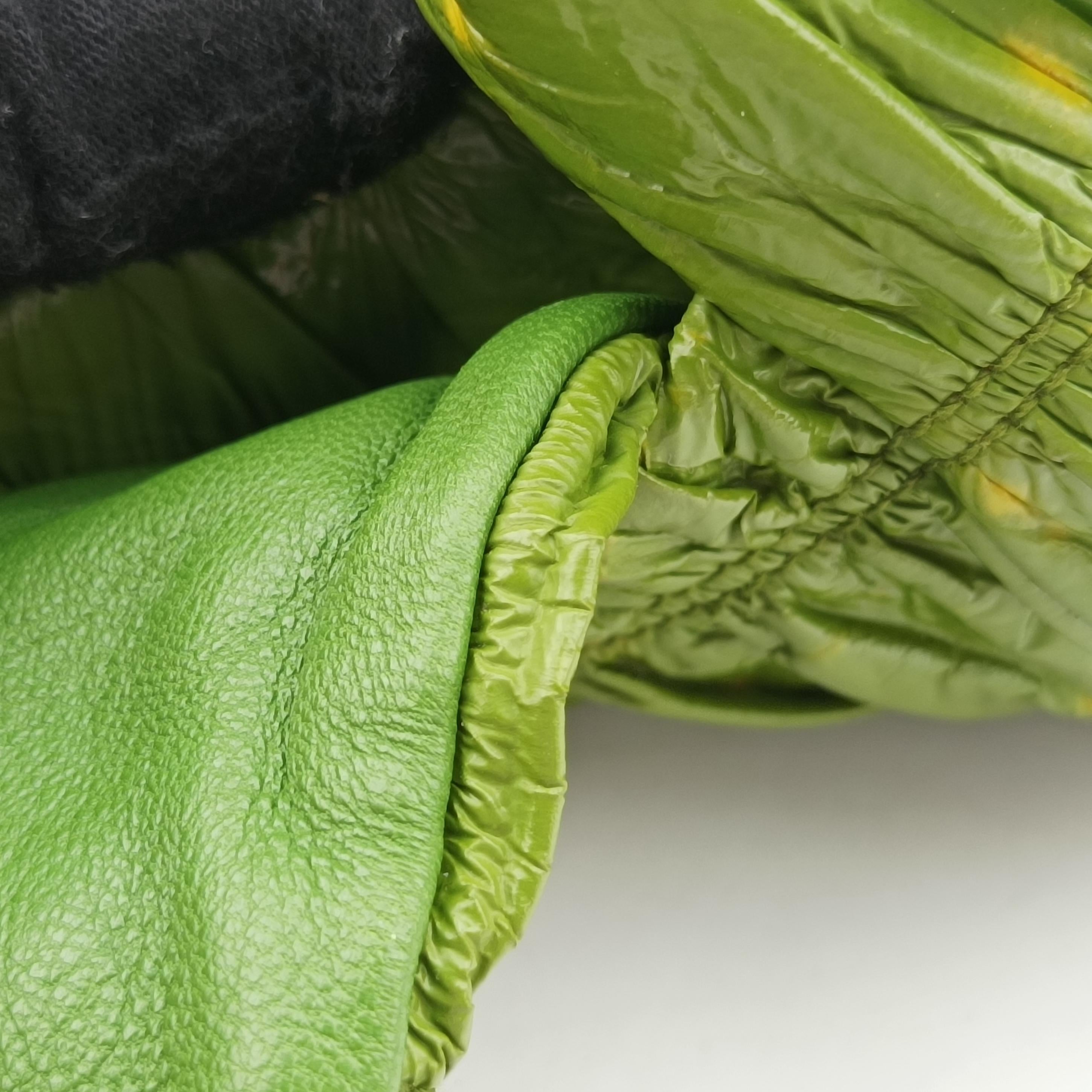 Vernice Gaufre Green patent 117ワッフルネイルポリッシュ グリーン パテント 117