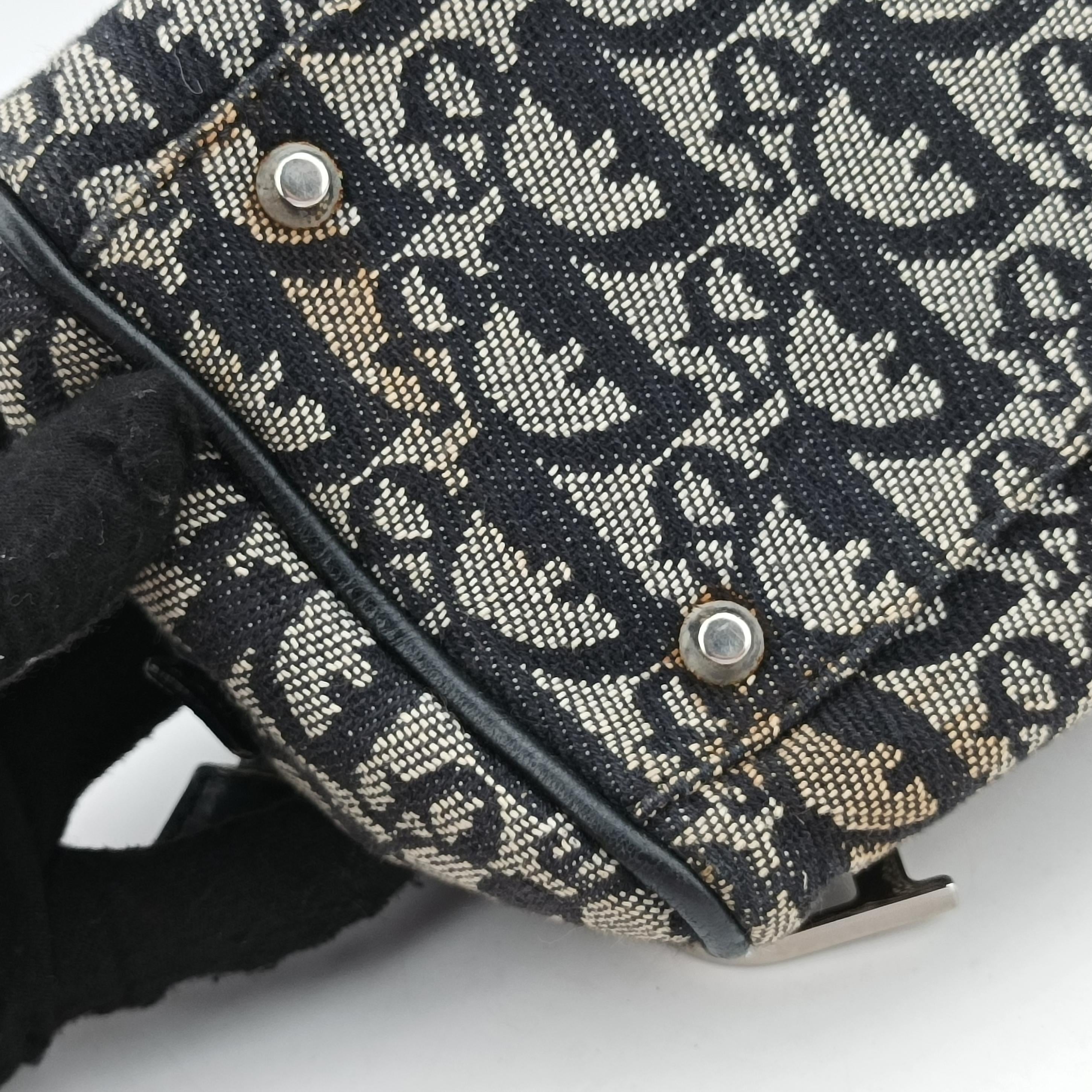 Trotter beige×navy Jacquard BO E 0044トロッター ベージュ×ネイビー ジャガード BO E 0044