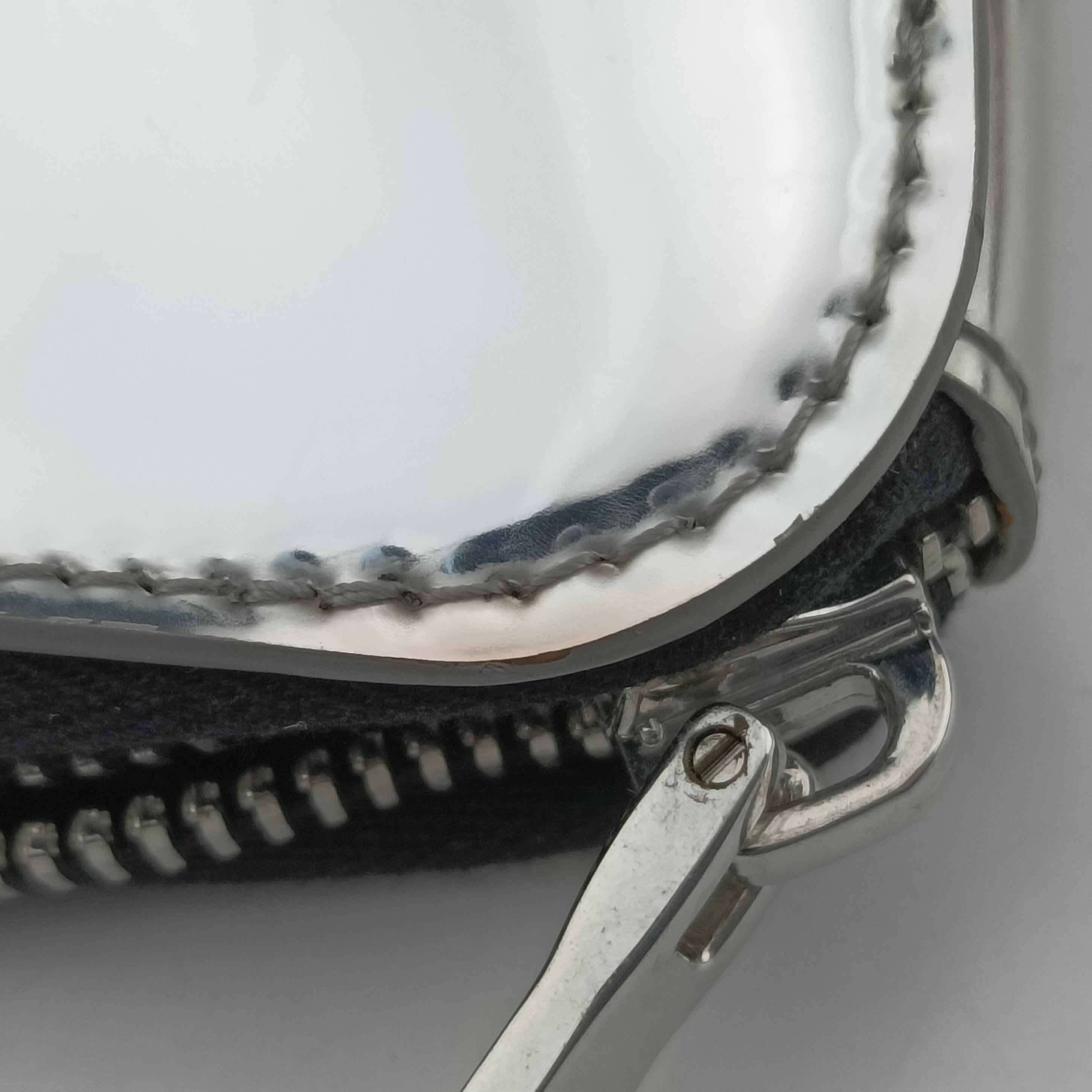 Triangle Logo Silver patent 230-Aトライアングルロゴ シルバー パテント 230-A