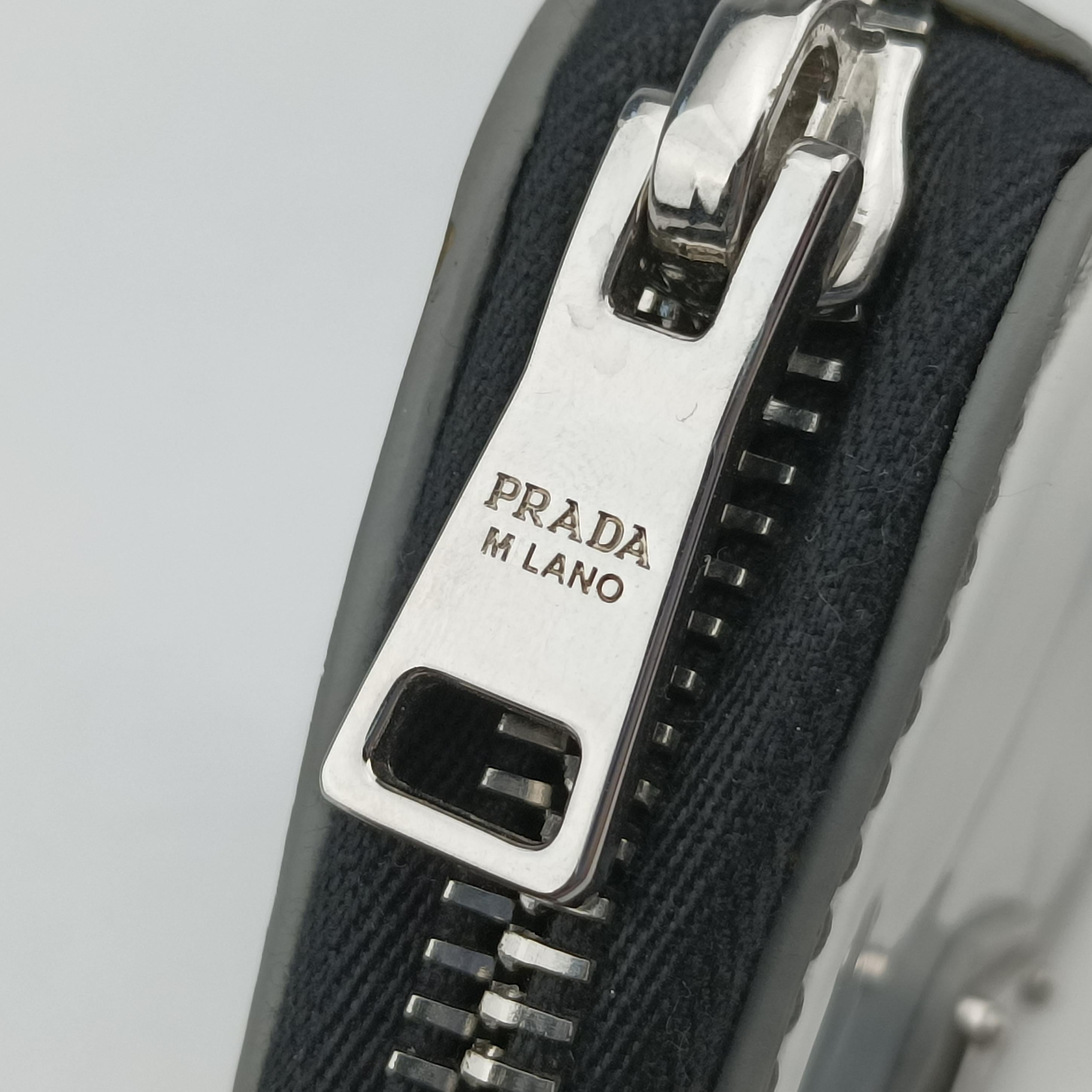 Triangle Logo Silver patent 230-Aトライアングルロゴ シルバー パテント 230-A