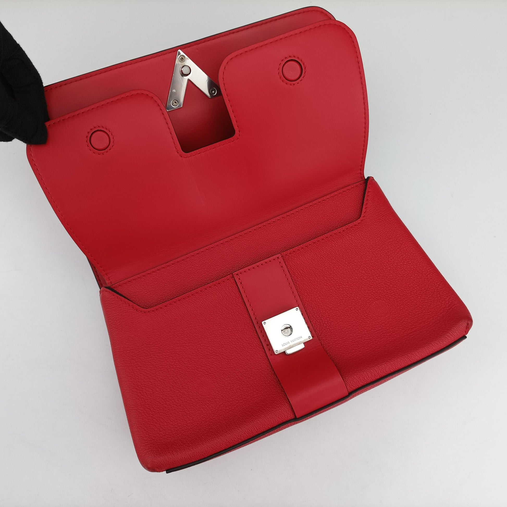 Very Chain Bag Ruby leather M44285 FO1138ヴェリーチェーンバッグ ルビー レザー M44285 FO1138