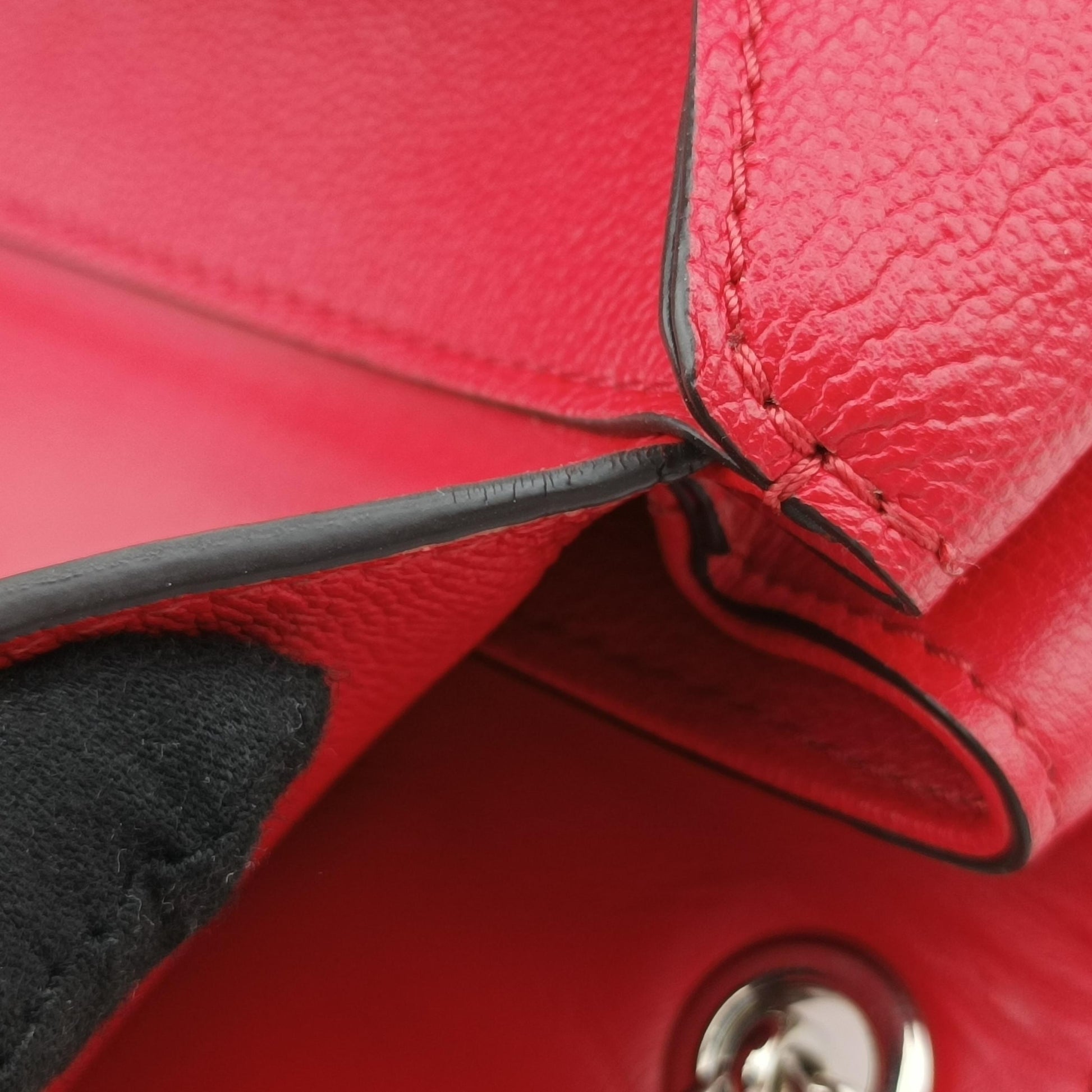 Very Chain Bag Ruby leather M44285 FO1138ヴェリーチェーンバッグ ルビー レザー M44285 FO1138