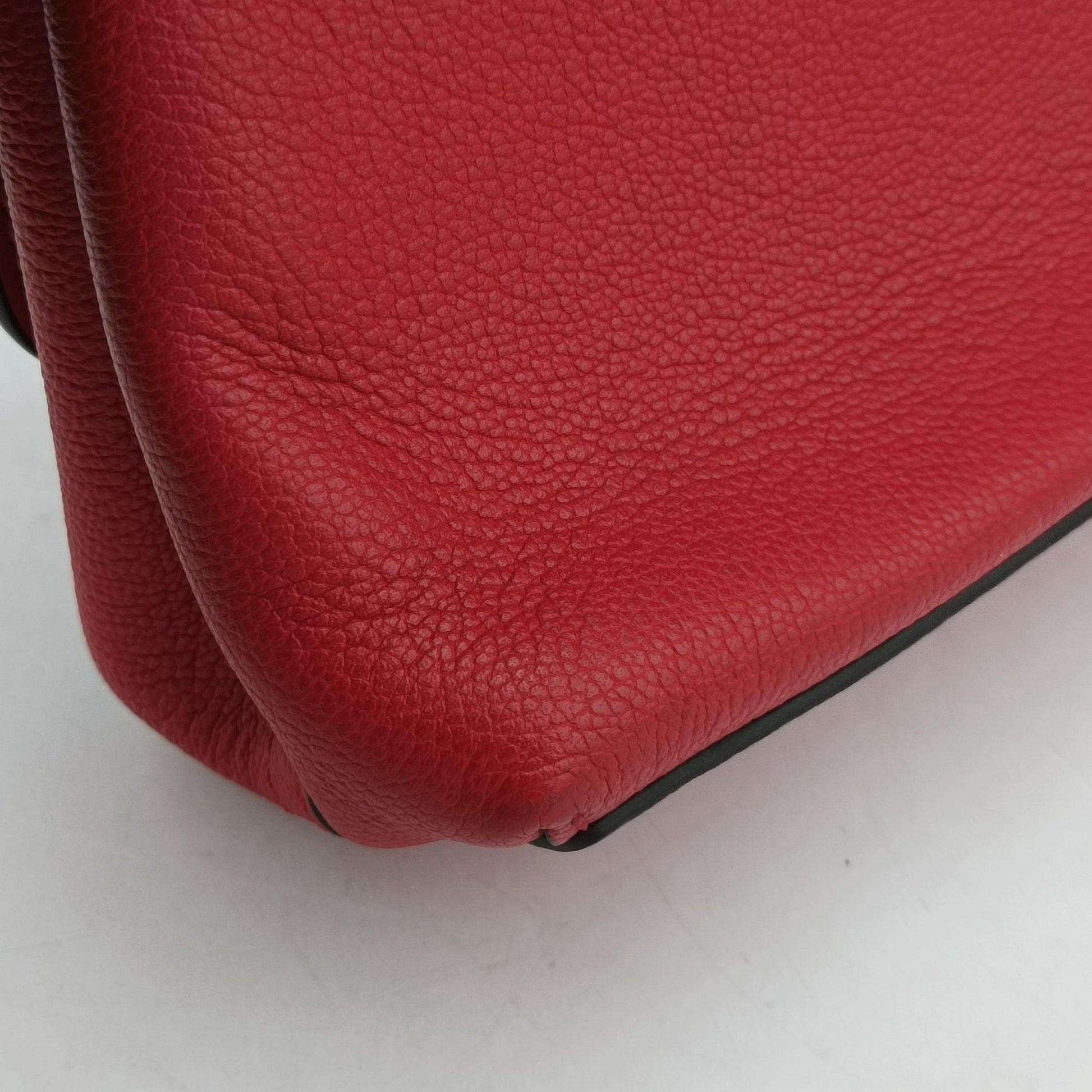 Very Chain Bag Ruby leather M44285 FO1138ヴェリーチェーンバッグ ルビー レザー M44285 FO1138