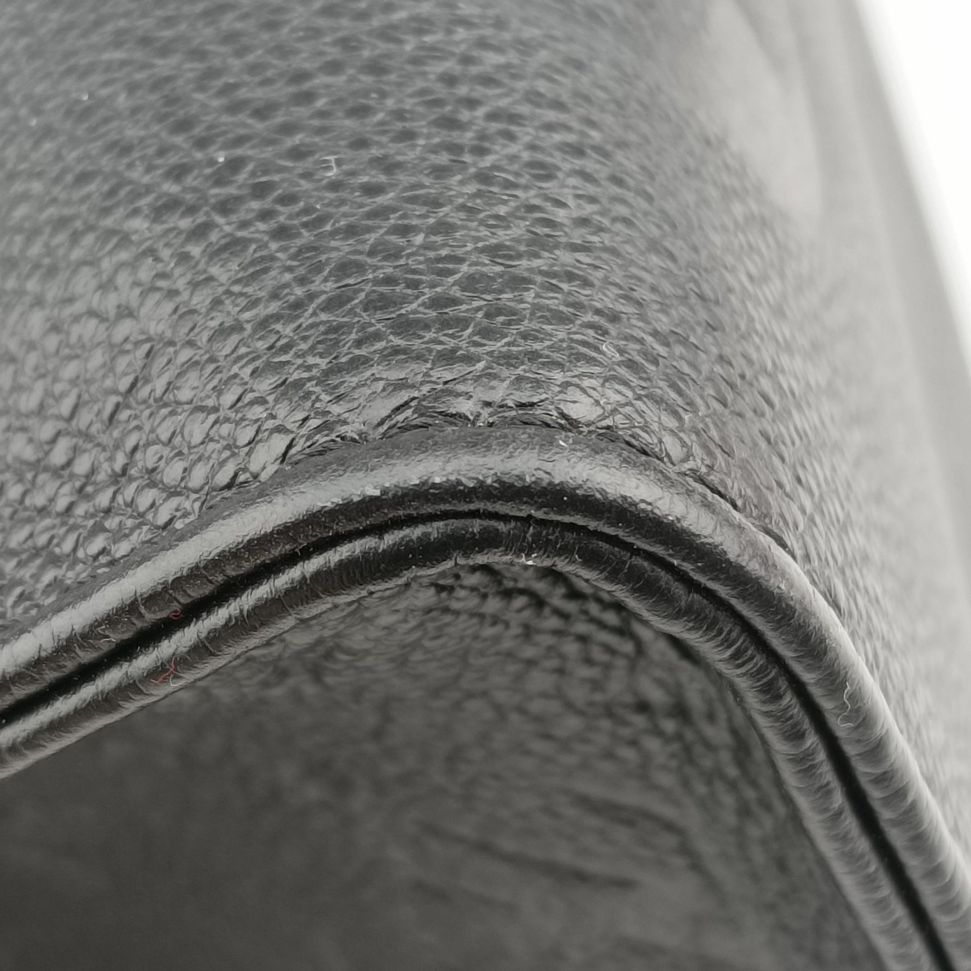 OnTheGo GM Noir Monogram Empreinte Giant M44925 DU1220 IC ChipオンザゴーGM ノワール モノグラム アンプラント M44925 DU1220 ICチップ