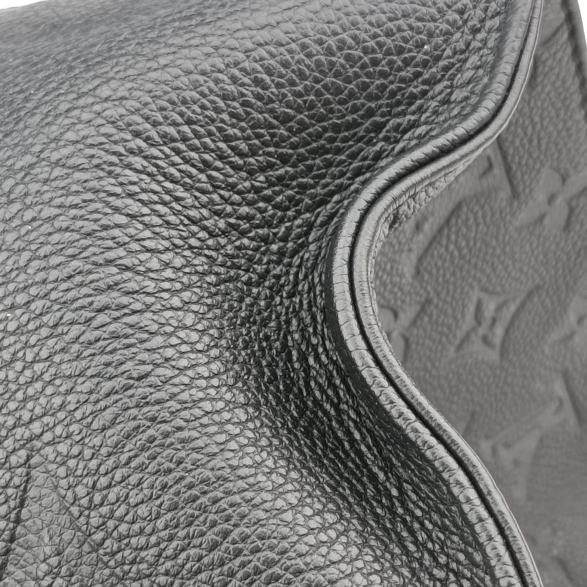 OnTheGo GM Noir Monogram Empreinte Giant M44925 DU1220 IC ChipオンザゴーGM ノワール モノグラム アンプラント M44925 DU1220 ICチップ