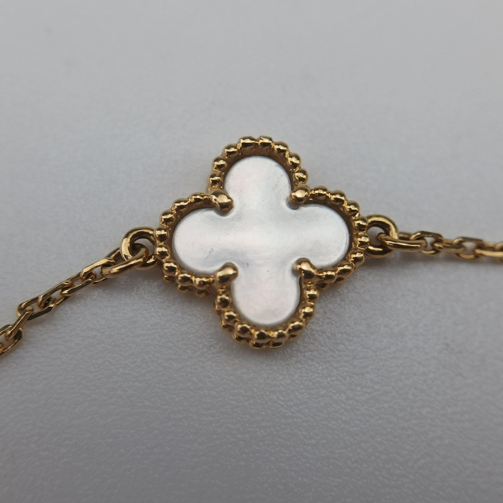 Sweet Alhambra Red×Rose Gold AU750 ARF68800 JE247981スウィート アルハンブラ ホワイト×ローズゴールド AU750 ARF68800 JE247981