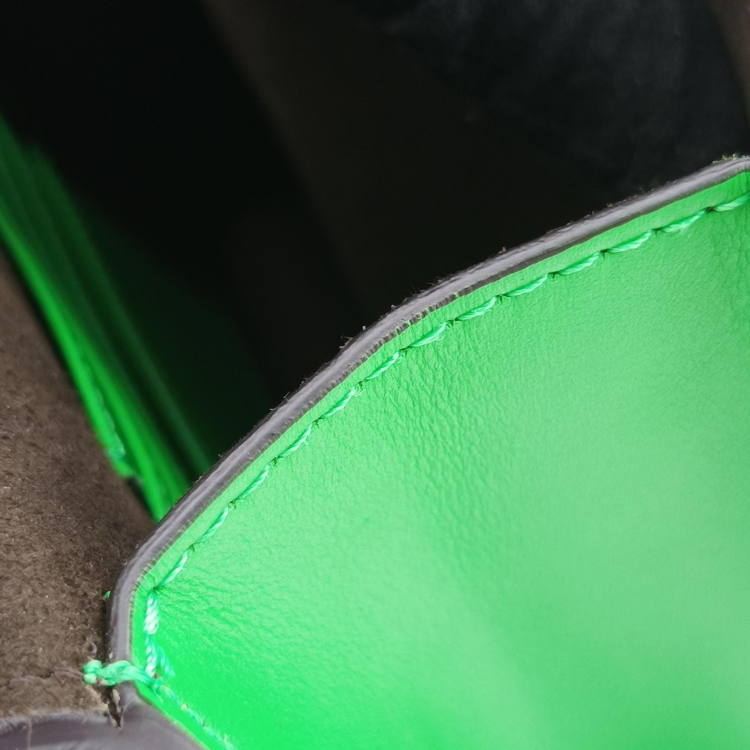 Fab Green Leather 8BT325 8BT325 AAIW 208.0189ファブ グリーン レザー 8BT325 8BT325 AAIW 208.0189