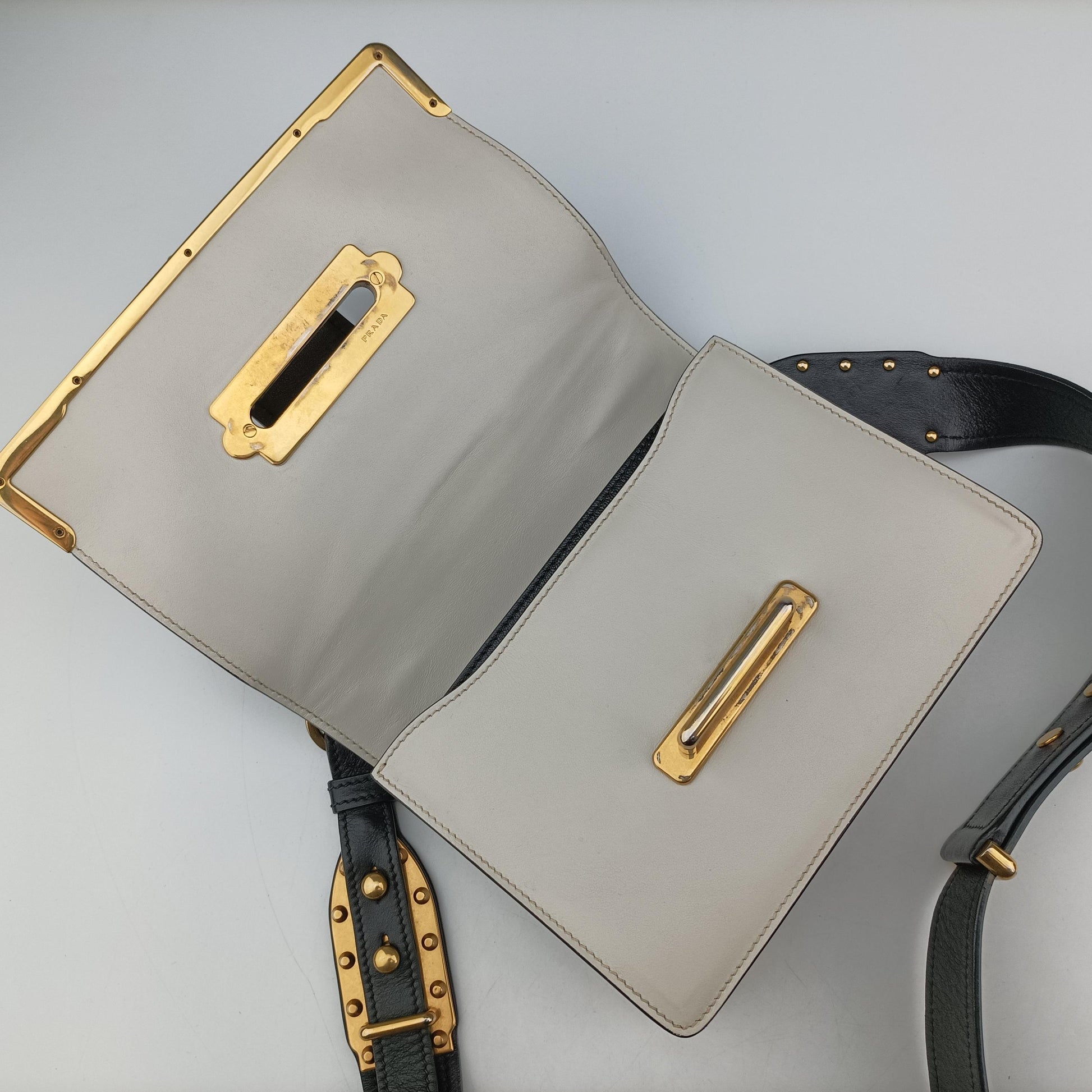 Cahier Black×white Leather×SAFFIANO Leather 1BD045 25カイエ ブラック×ホワイト レザー×サフィアーノレザー 1BD045 25