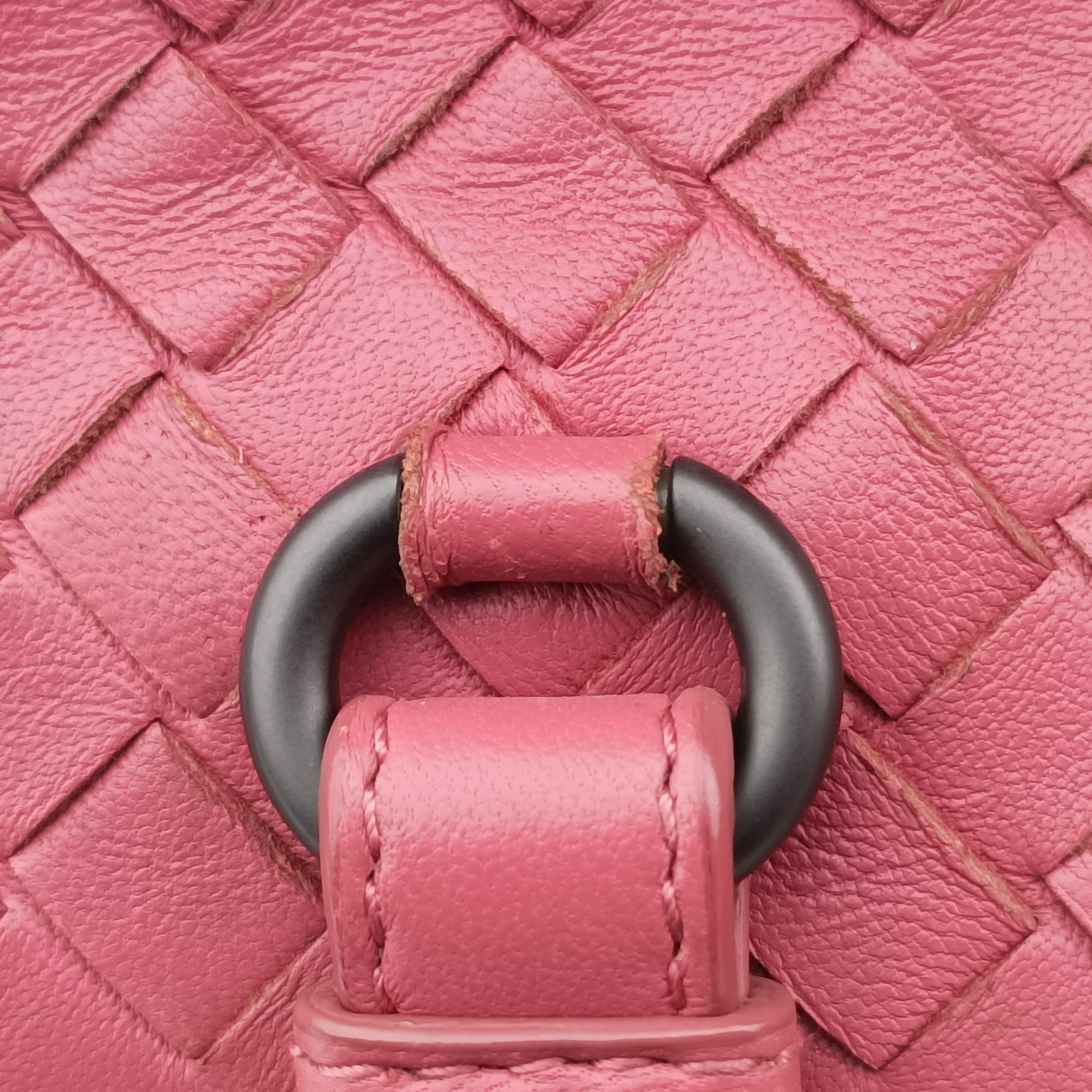 Intrecciato pink lambskin B06158326Jイントレチャート ピンク ラムスキン B06158326J