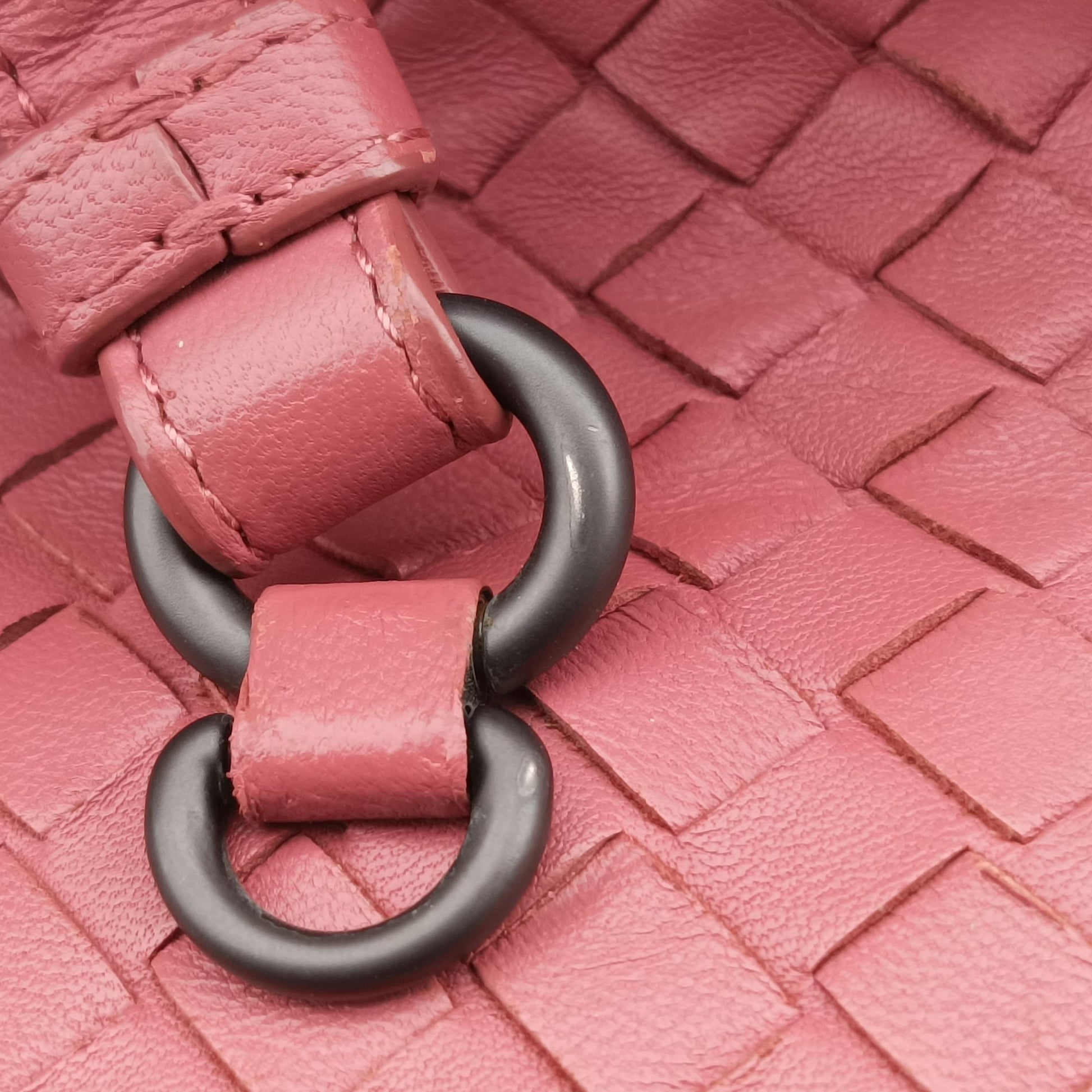 Intrecciato pink lambskin B06158326Jイントレチャート ピンク ラムスキン B06158326J