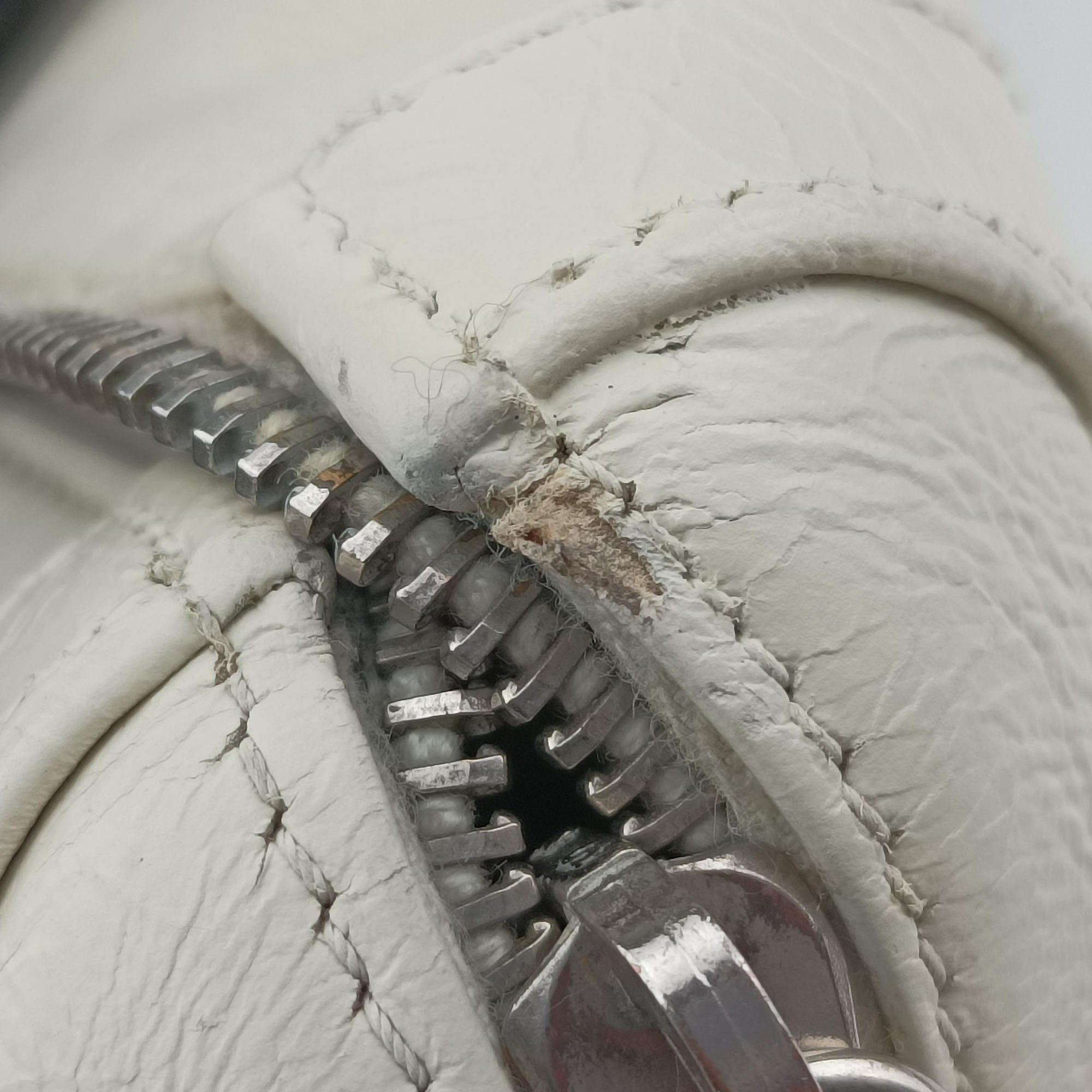 D Logo Mini Boston White Leather 04-BO-0016Dロゴ ミニボストン ホワイト レザー 04-BO-0016