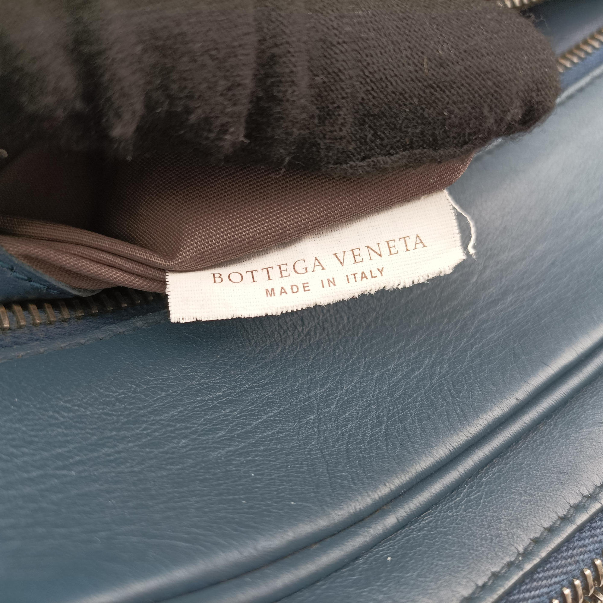 Intrecciato Navy lambskin B06494672Tイントレチャート ネイビー ラムスキン B06494672T
