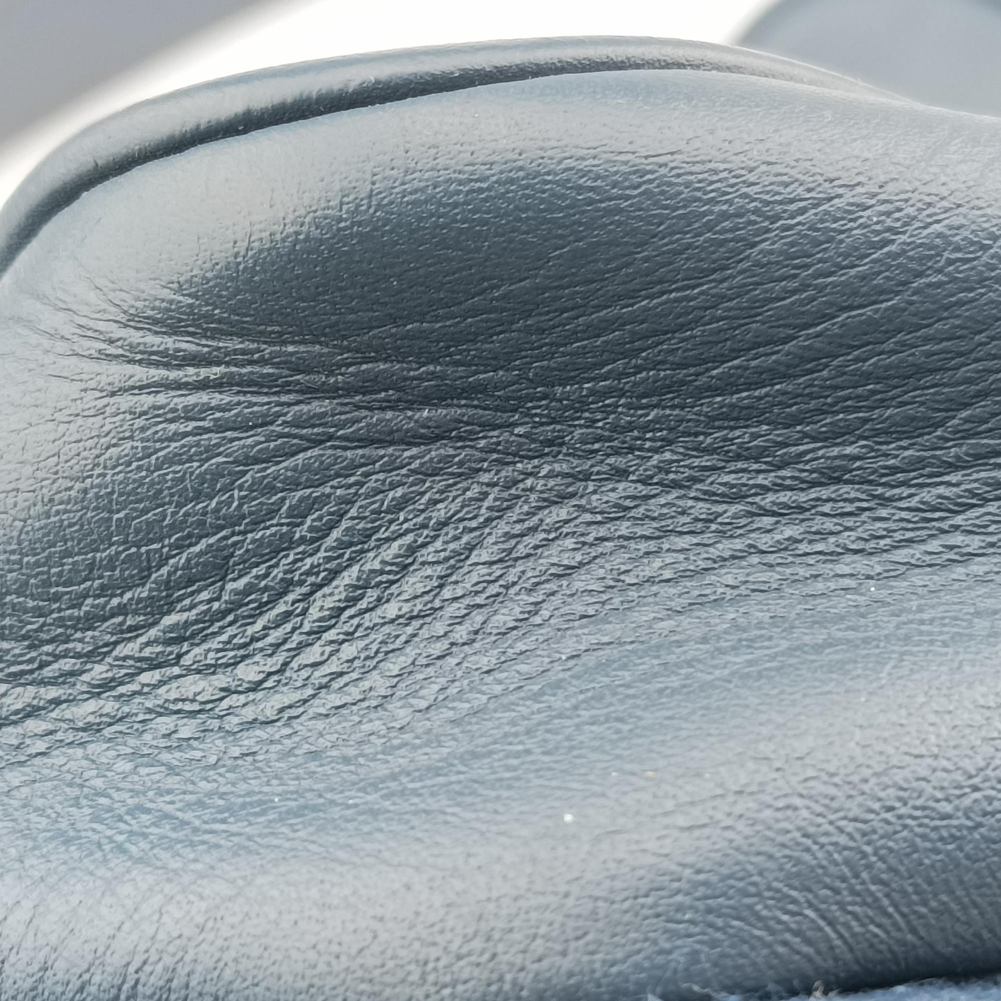 Intrecciato Navy lambskin B06494672Tイントレチャート ネイビー ラムスキン B06494672T