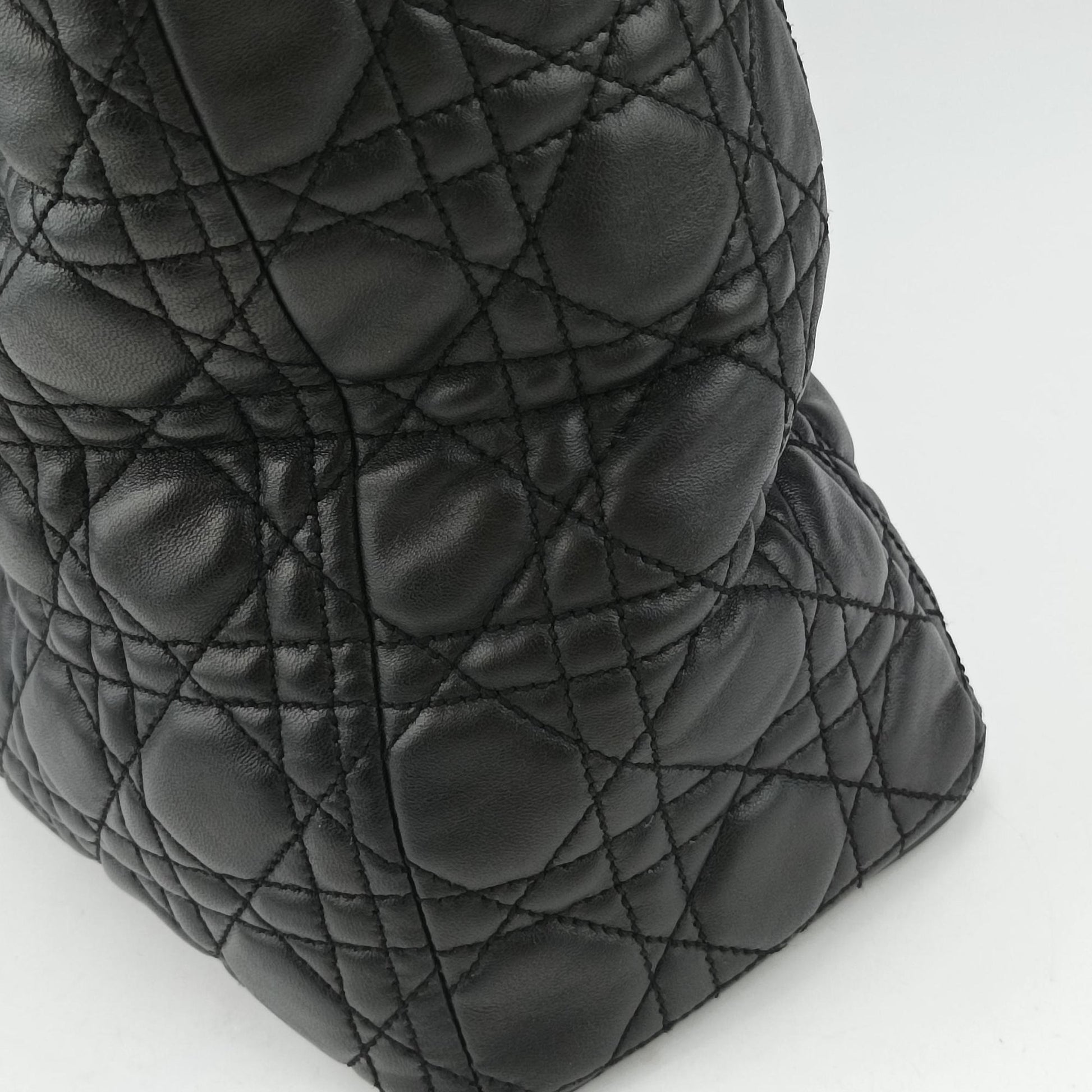 Lady Dior Black lambskin 16-MA-0049レディディオール ブラック ラムスキン 16-MA-0049
