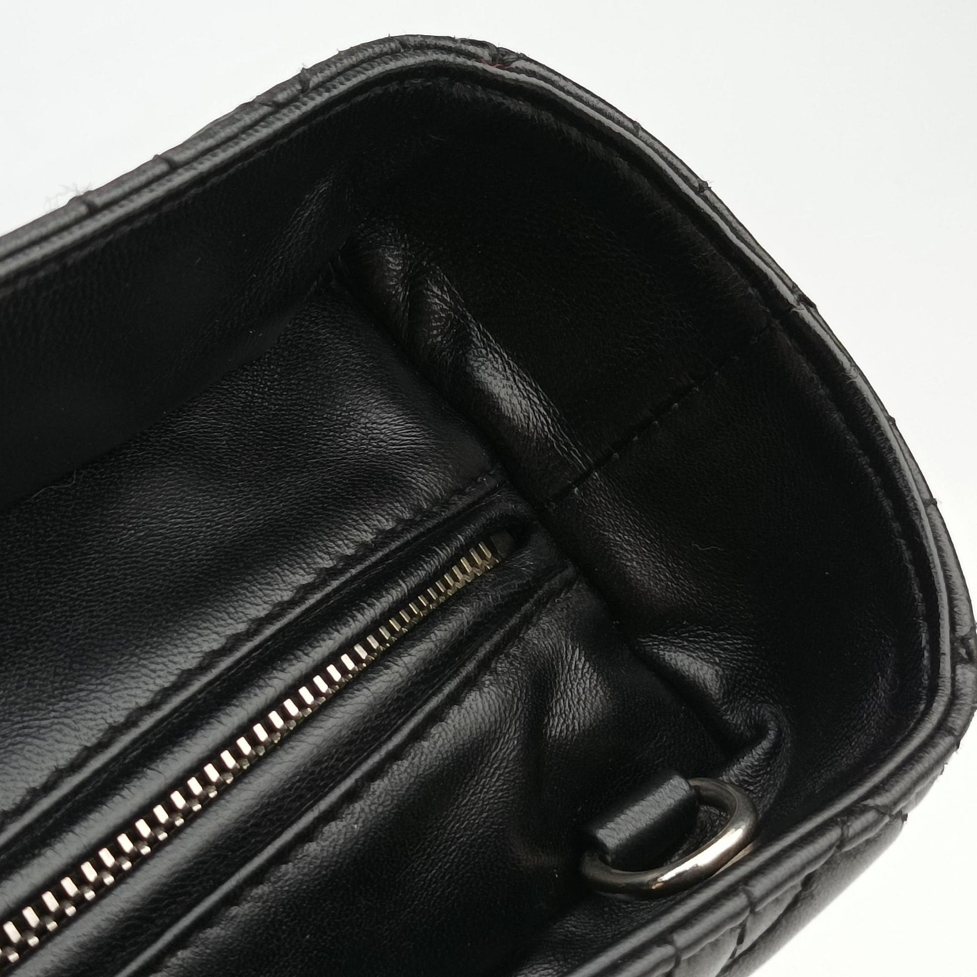 Lady Dior Black lambskin 16-MA-0049レディディオール ブラック ラムスキン 16-MA-0049