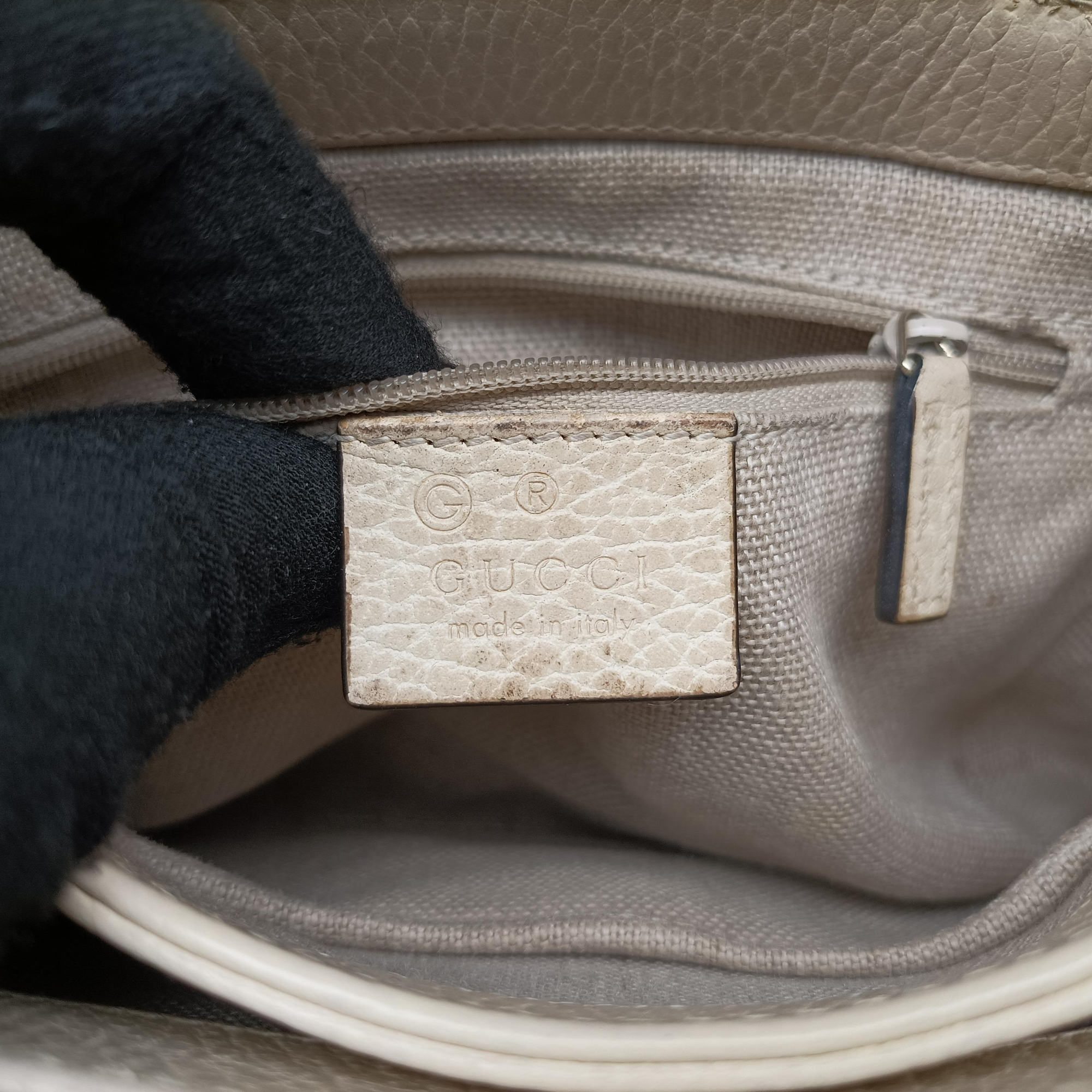 Interlocking G Ivory Leather 607720 A033720386インターロッキングG アイボリー レザー 607720 A033720386