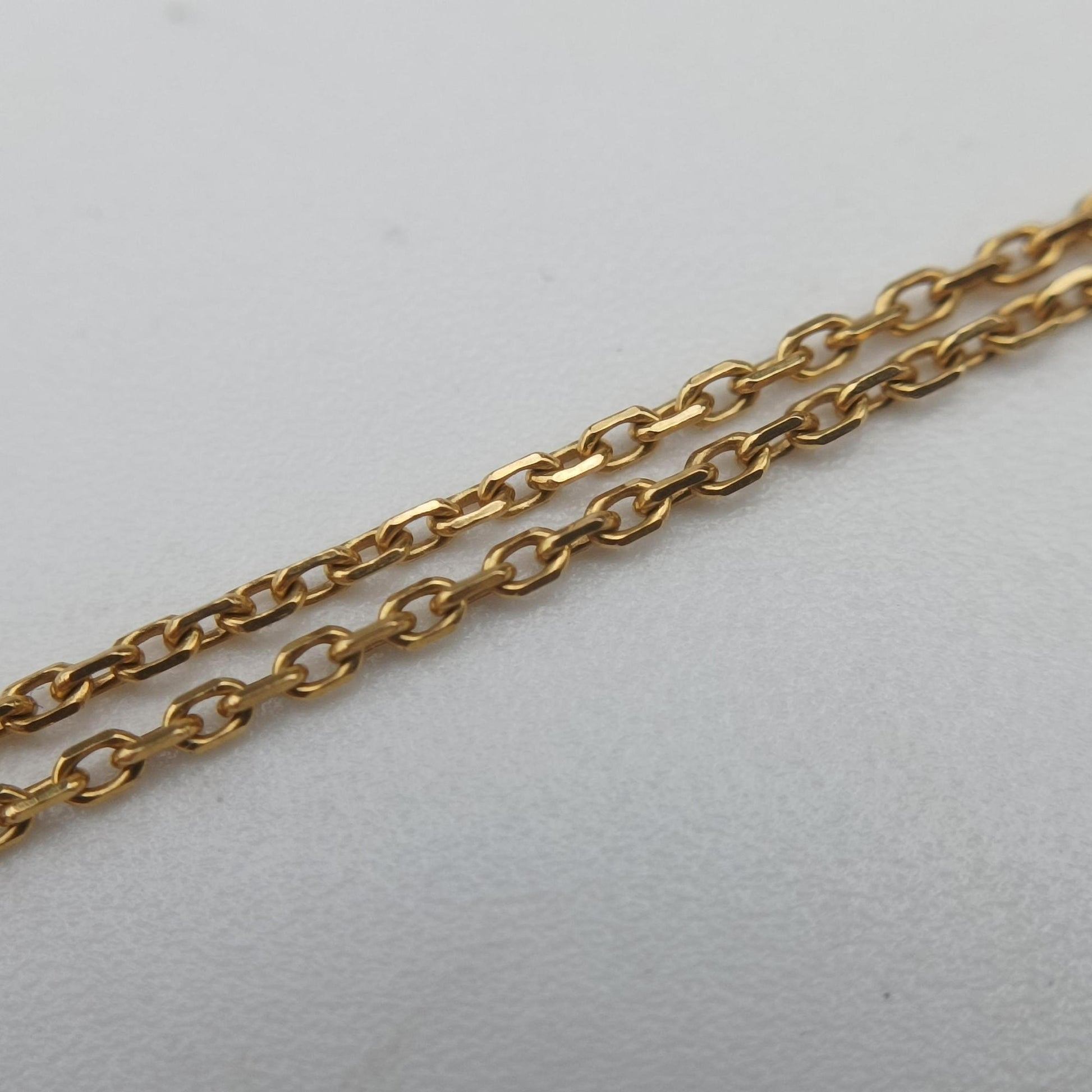 Sweet Alhambra Golden×White AU750 ARF69100 JA307694スイート アルハンブラ ゴールド×ホワイト AU750 ARF69100 JA307694