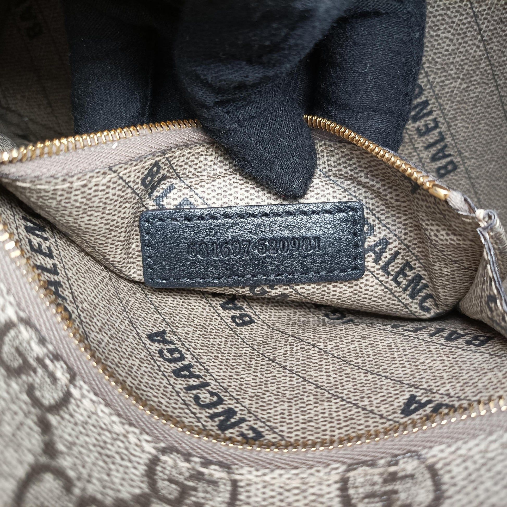 Hourglass Hacker Project Brown PVC coated canvas 681697 C036235430アワーグラス ハッカープロジェクト ブラウン PVCコーティングキャンバス 681697 C036235430