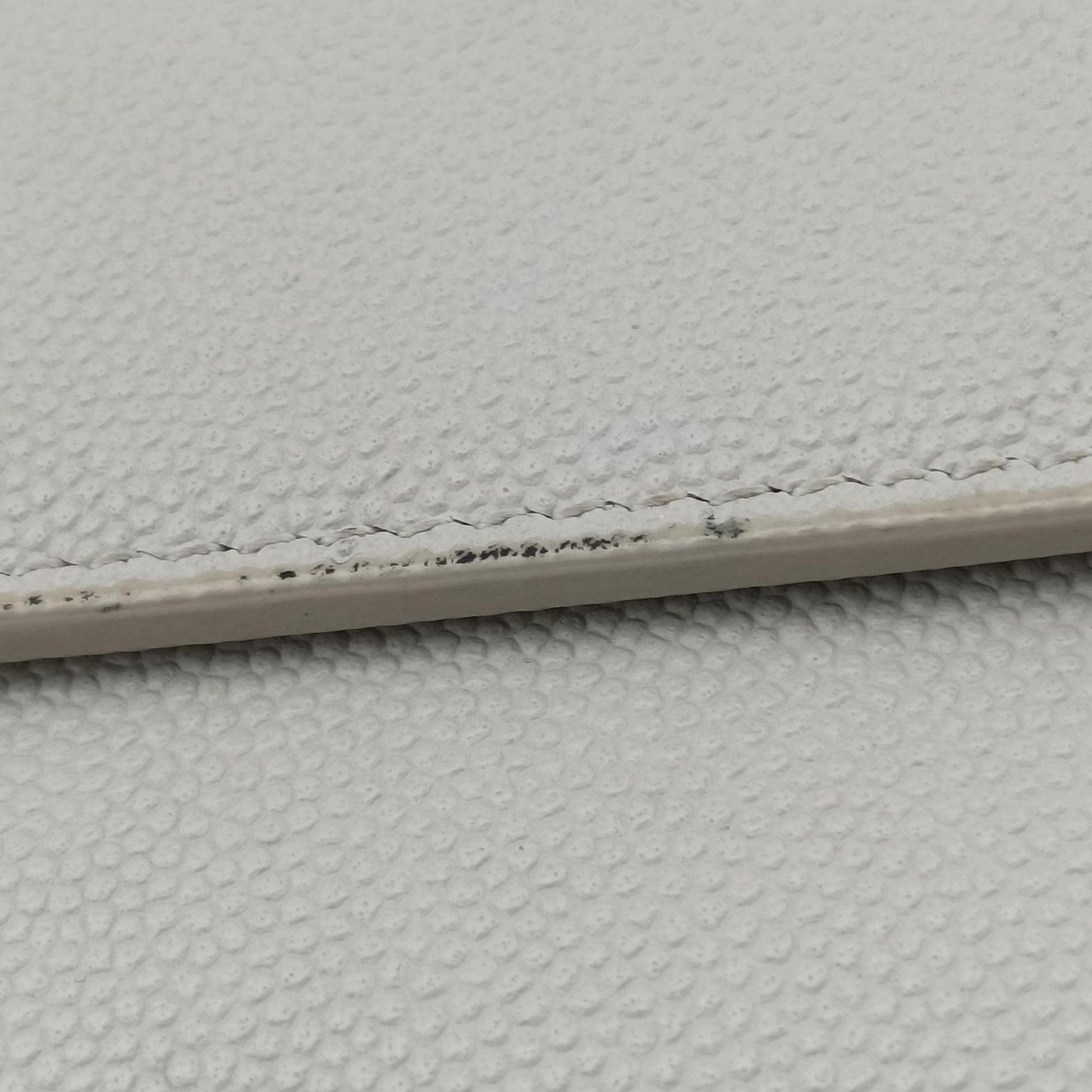 Uptown White Caviar Skin 607788 GNC607788.0220アップタウン ホワイト キャビアスキン 607788 GNC607788.0220