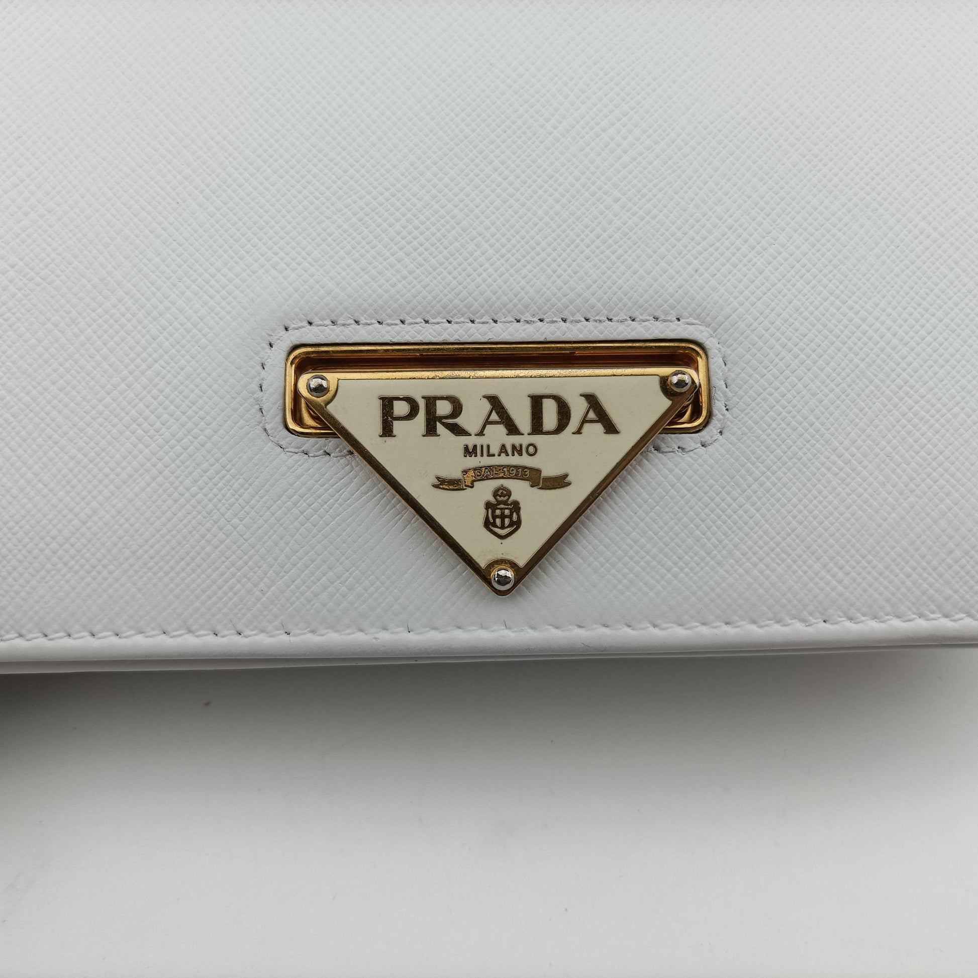 triangle logo White SAFFIANO Leather 1BP006 62Bトライアングルロゴ ホワイト サフィアーノレザー 1BP006 62B