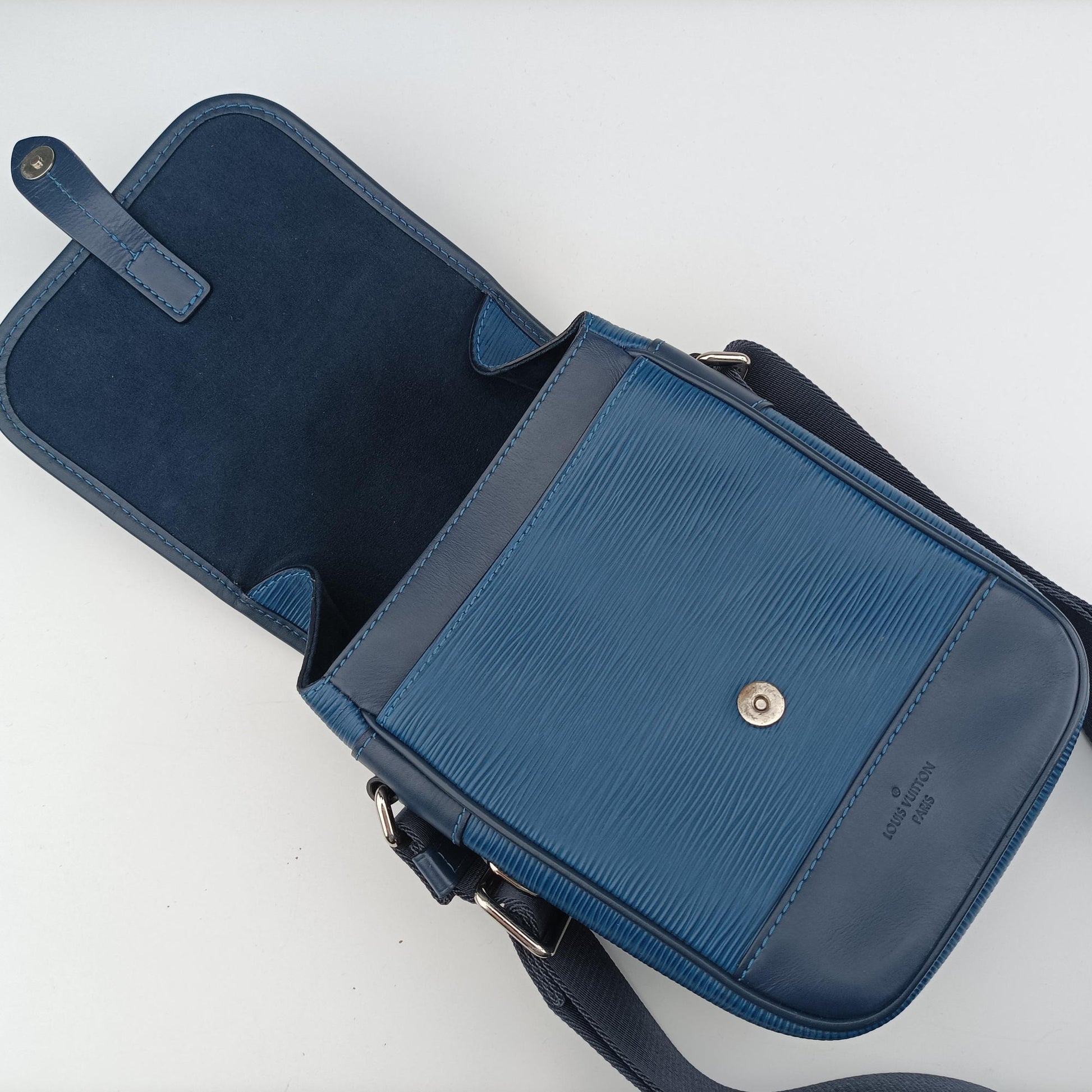 Downtown BB Messenger Blue Azur Epi ×leather M53497 FO1118ダウンタウン BB メッセンジャー  ブルーアズール エピ×レザー M53497 FO1118