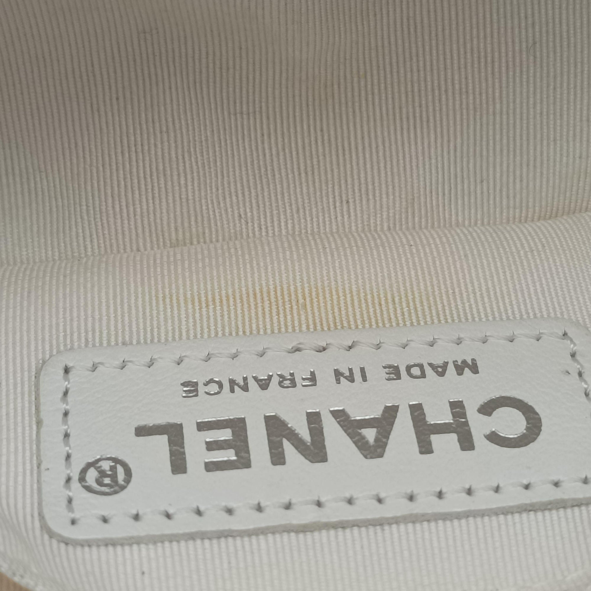 BOY CHANEL White lambskin A67364 18801815ボーイシャネル ホワイト ラムスキン A67364 18801815