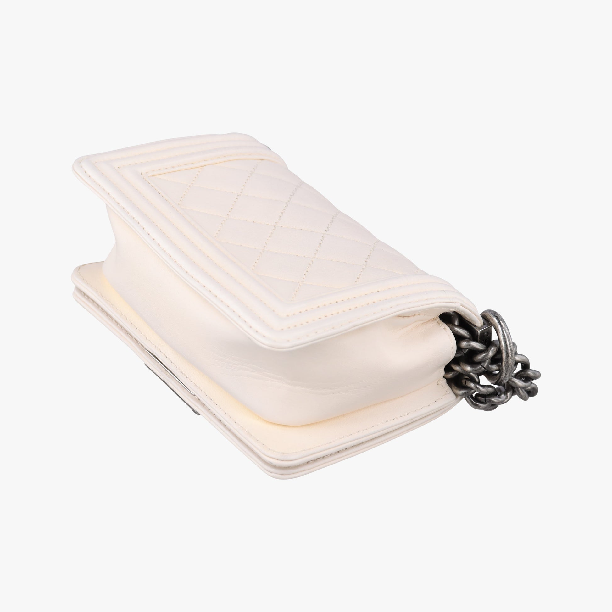 BOY CHANEL White lambskin A67364 18801815ボーイシャネル ホワイト ラムスキン A67364 18801815