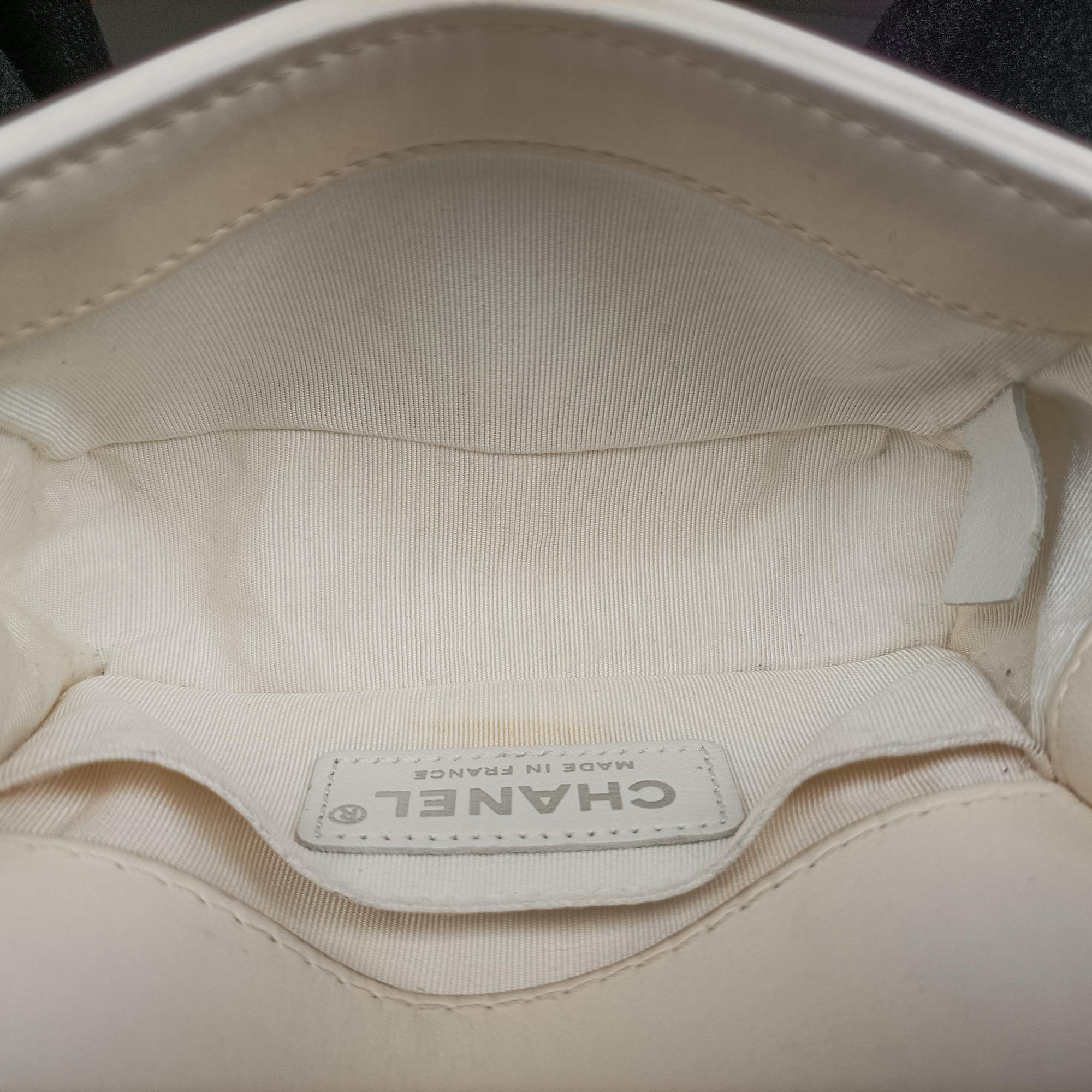 BOY CHANEL White lambskin A67364 18801815ボーイシャネル ホワイト ラムスキン A67364 18801815