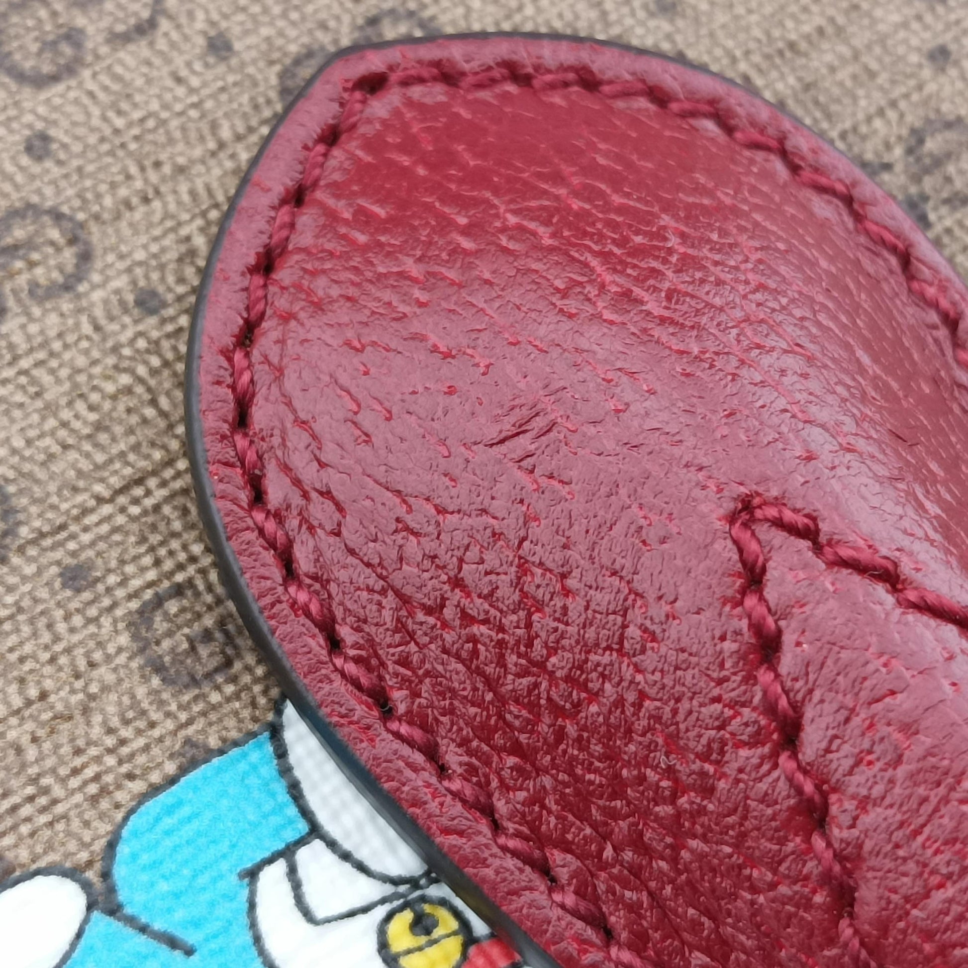 Fujiko-Pro Doraemon Micro GG Supreme Beige × Red × Multicolor PVC coated canvas 653952 F033863316フジコ プロ ドラえもん マイクロGGスプリーム ベージュ×レッド×マルチカラー PVCコーティングキャンバス 653952 F033863316