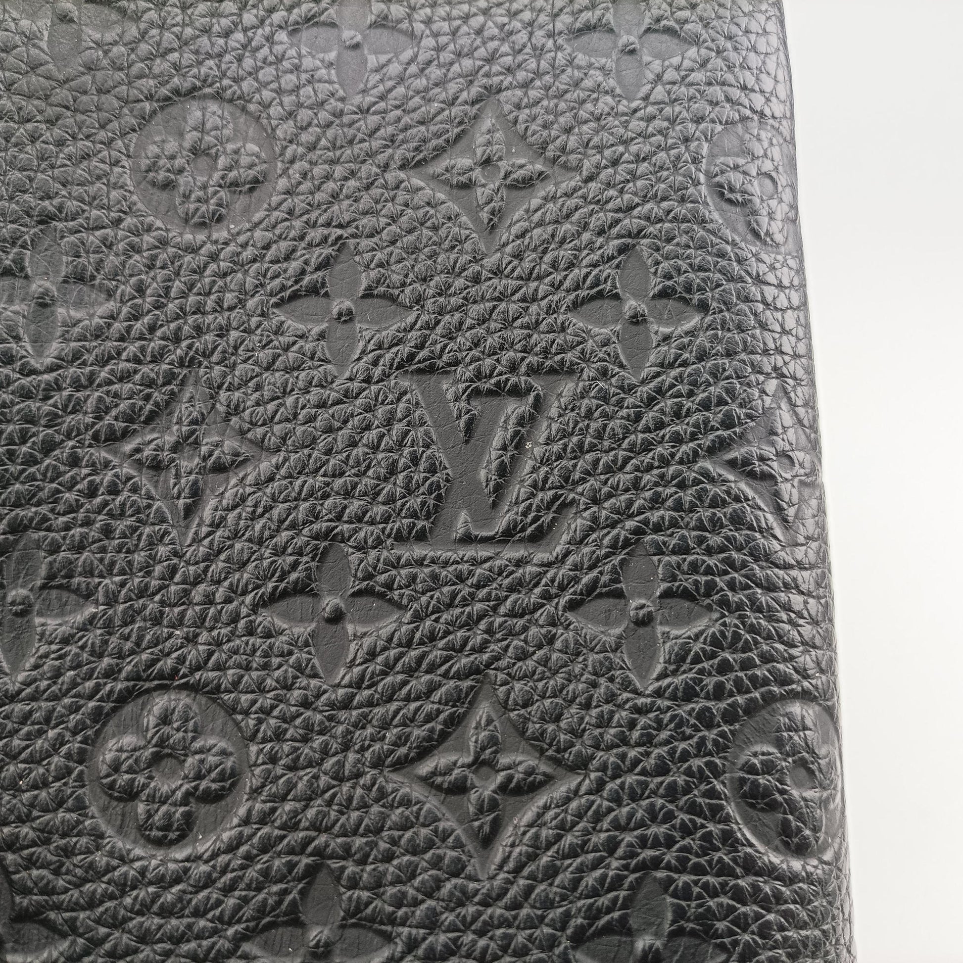 Triangle 	Messenger Noir Monogram Empreinte M55878 AR4129トリアングル メッセンジャー ノワール モノグラムアンプラント M55878 AR4129