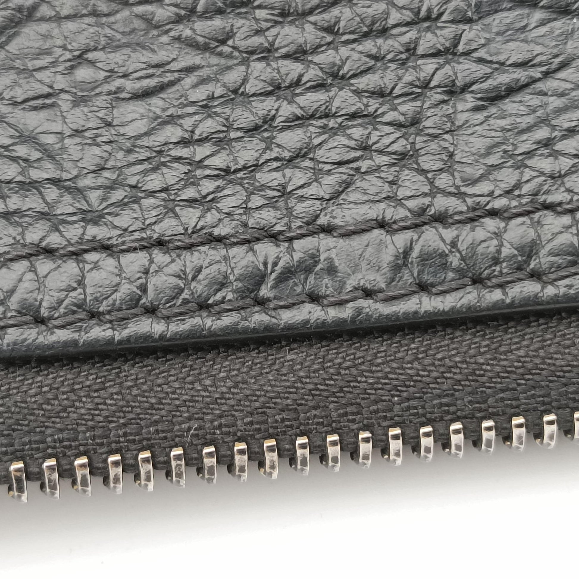 Triangle 	Messenger Noir Monogram Empreinte M55878 AR4129トリアングル メッセンジャー ノワール モノグラムアンプラント M55878 AR4129