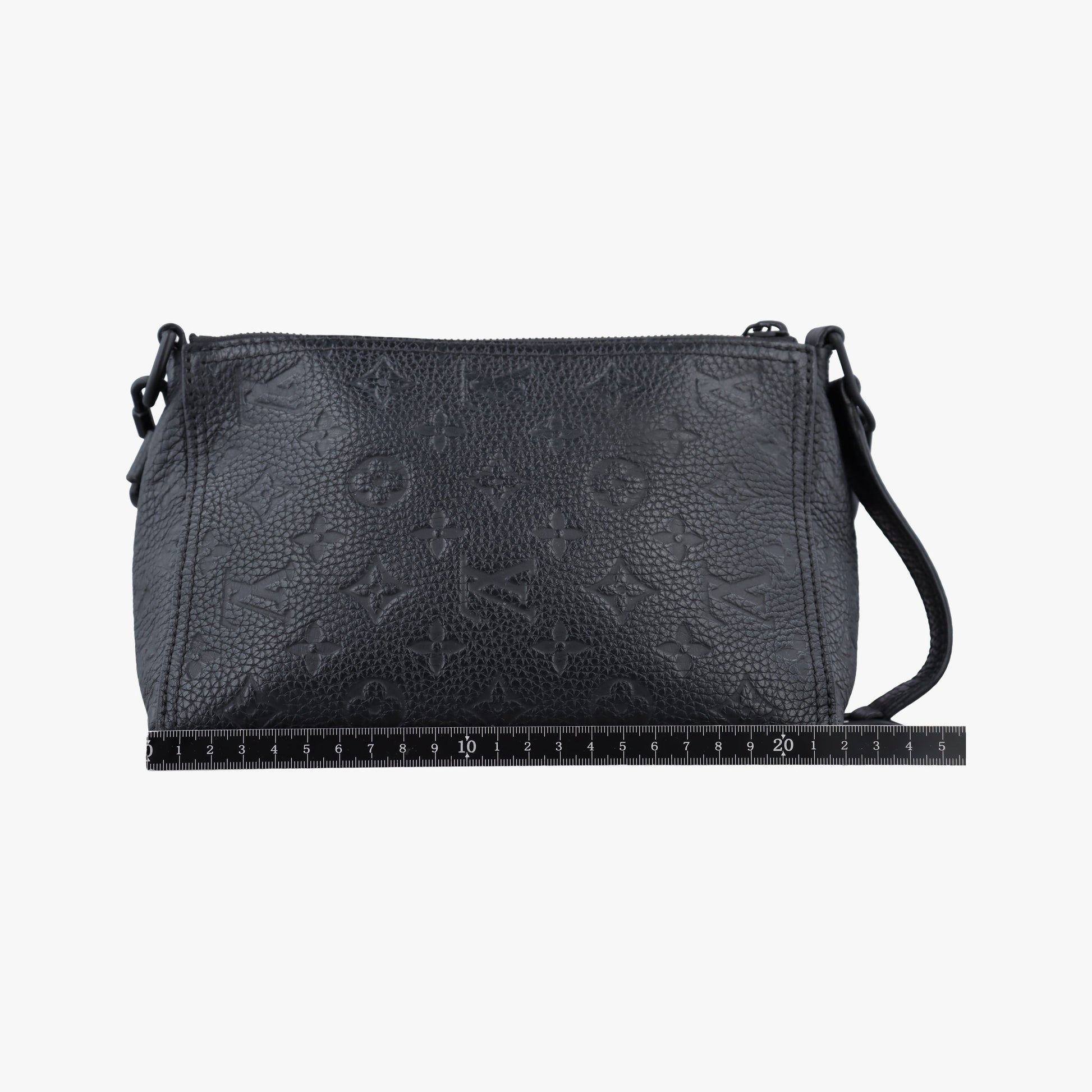 Triangle 	Messenger Noir Monogram Empreinte M55878 AR4129トリアングル メッセンジャー ノワール モノグラムアンプラント M55878 AR4129