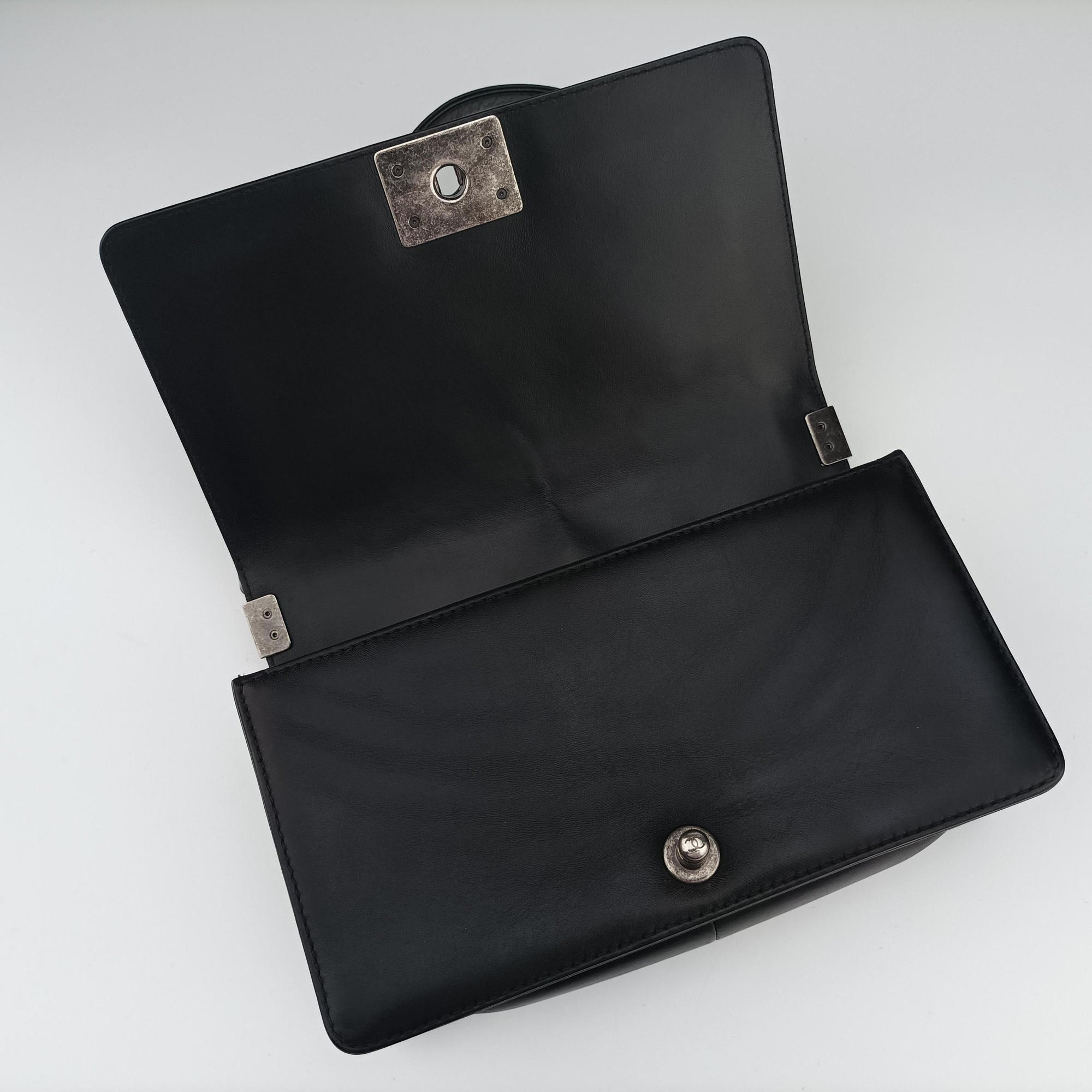 BOY CHANEL Black lambskin A67086 21635186ボーイシャネル ブラック ラムスキン A67086 21635186