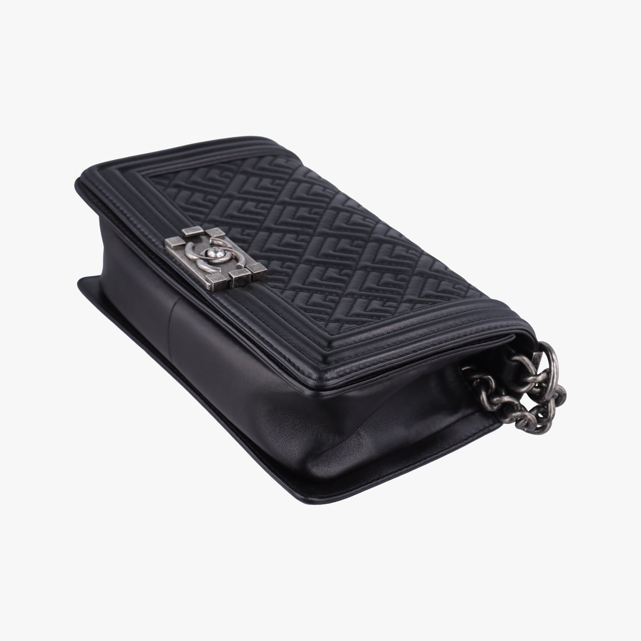 BOY CHANEL Black lambskin A67086 21635186ボーイシャネル ブラック ラムスキン A67086 21635186
